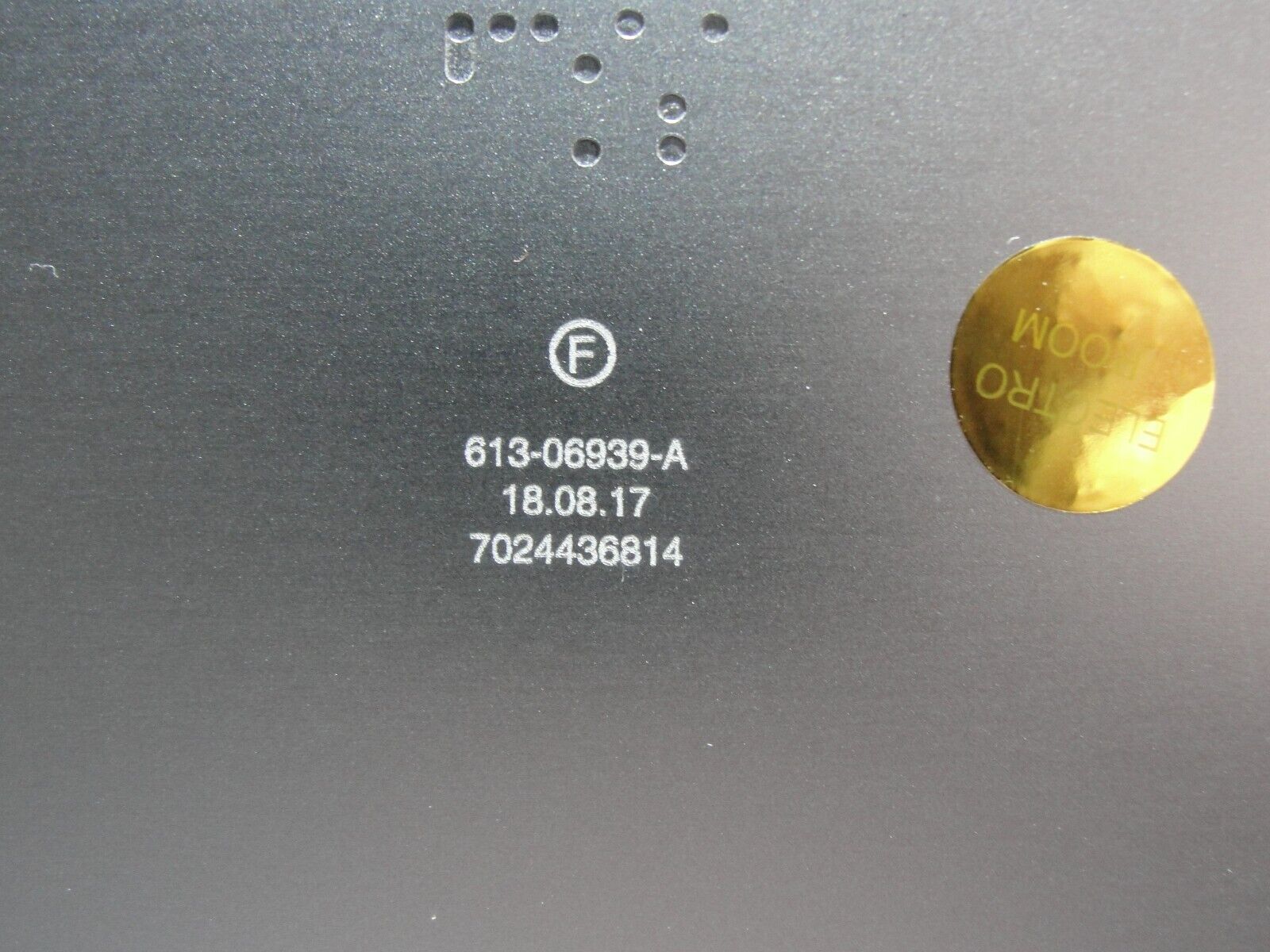 MacBook Pro A1990 15