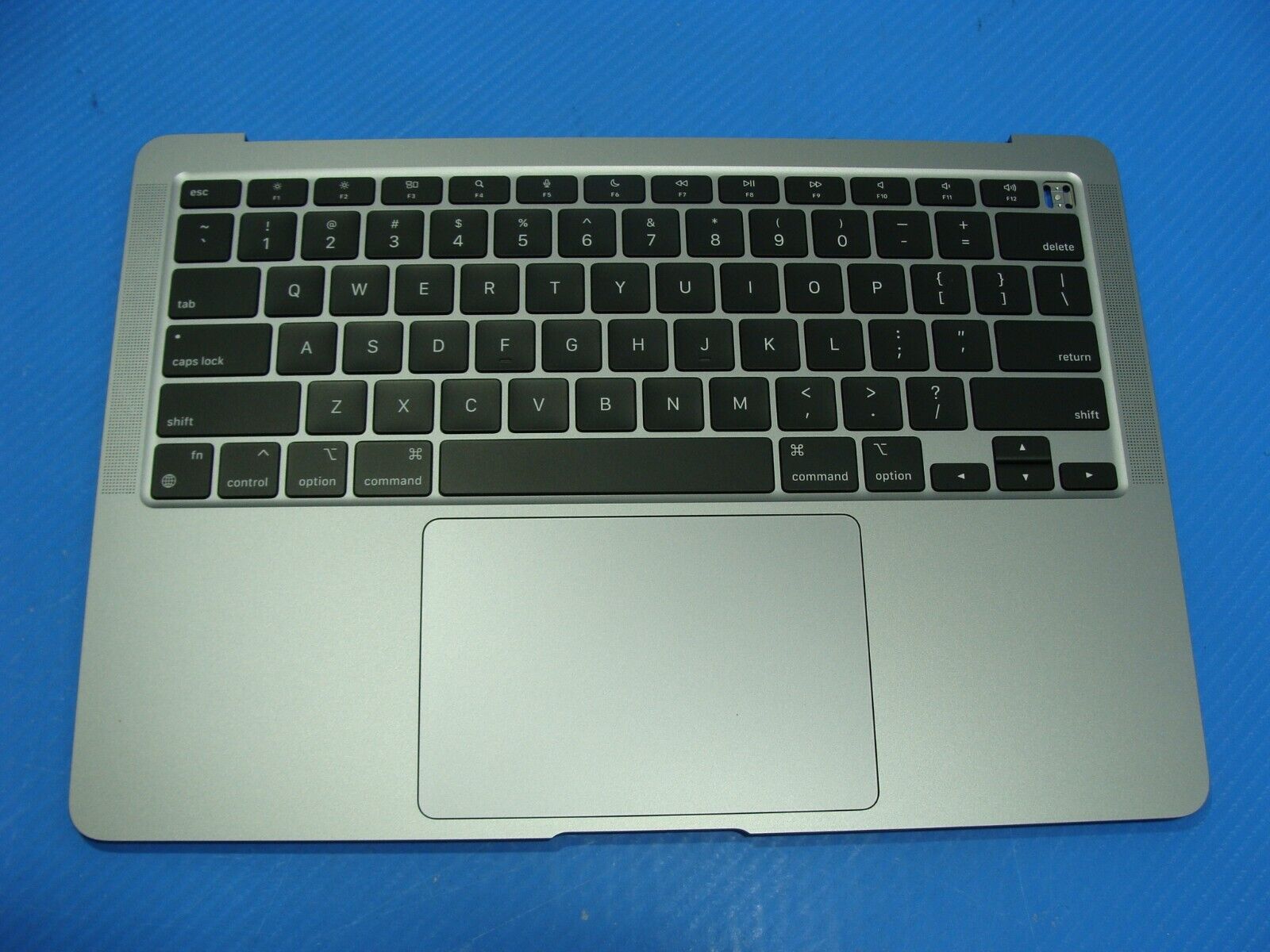 MacBook Air A2337 2020 MGN63LL/A 13
