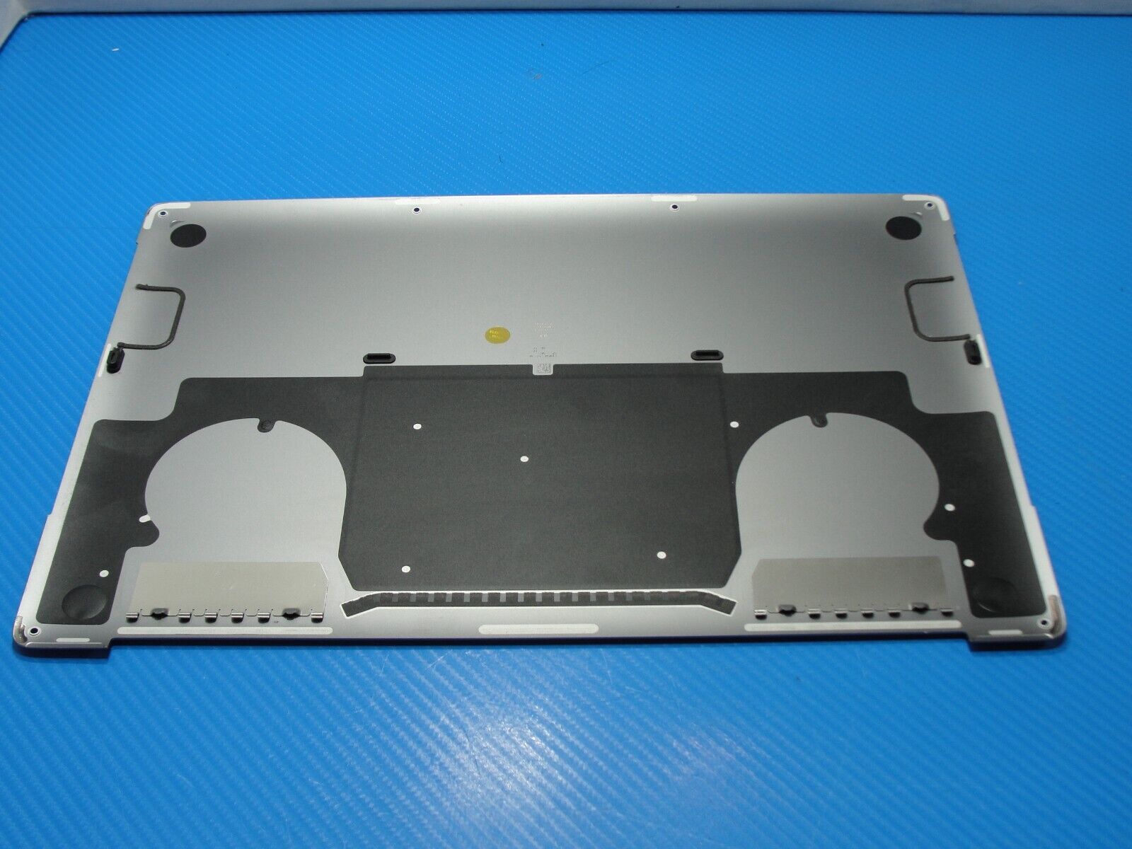 MacBook Pro A1990 15