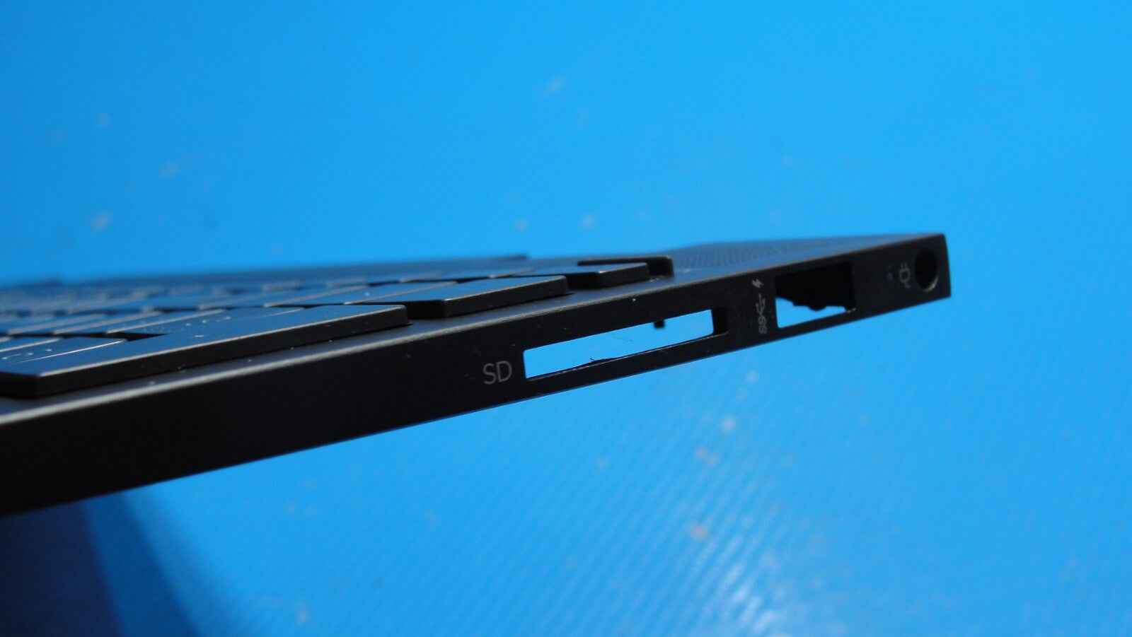 HP Envy x360 15-ee1093cl 15.6