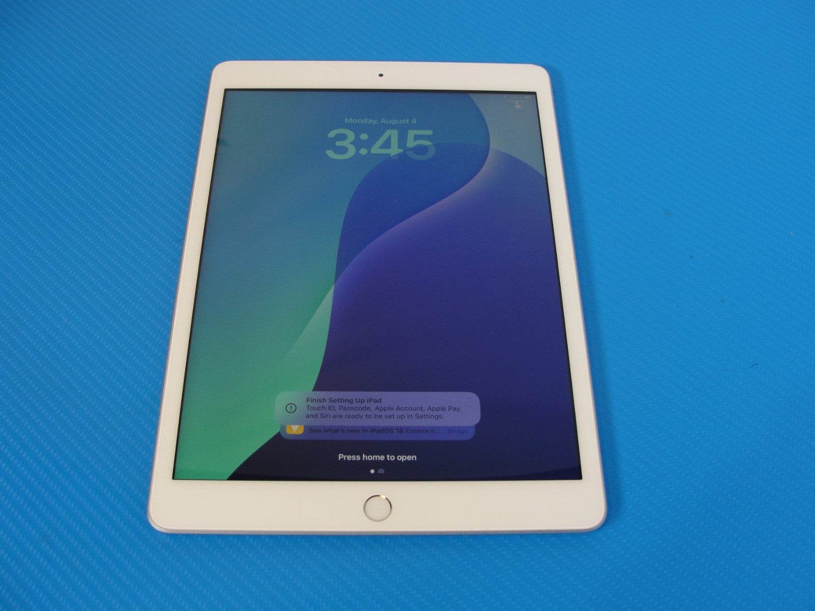 Apple iPad 8th Generation 32 GB Wi-Fi 10.2 in Silver /Grade A - Tested Computer Laptop Parts