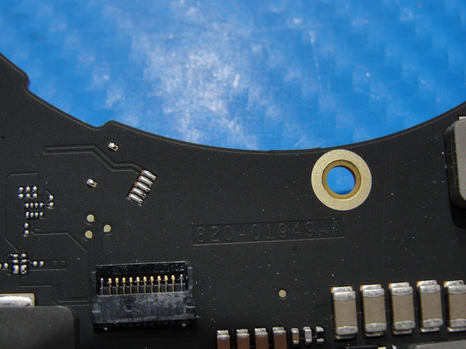 MacBook Pro A2251 13