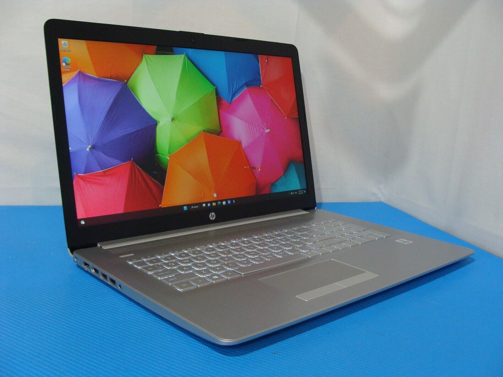 HP 17-by3053cl Laptop 17.3