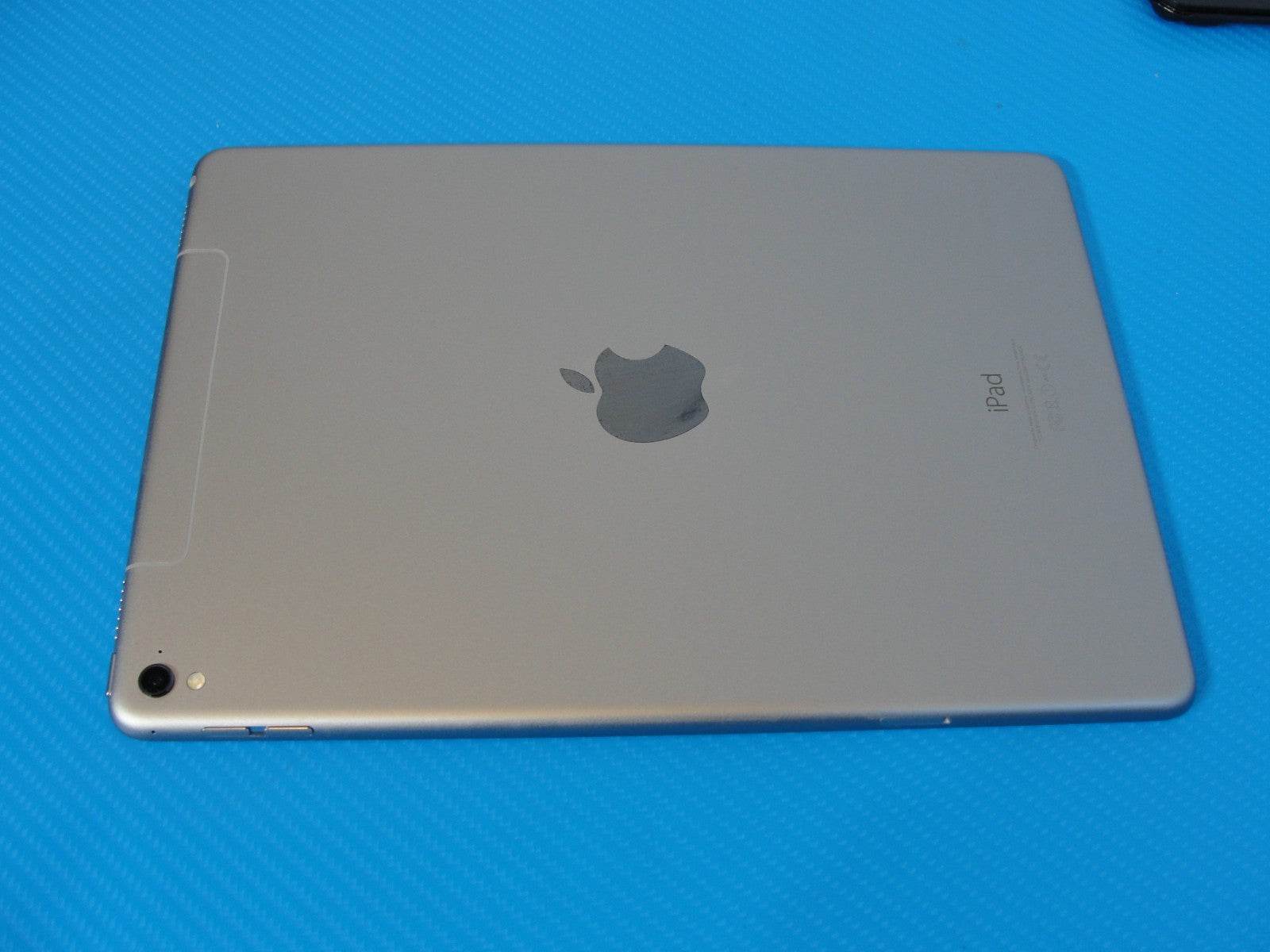 Apple iPad Pro 1st Gen 9.7in 128GB Wi Fi + 4G Space Gray Verizon +Bundle /READ - Tested Computer Laptop Parts