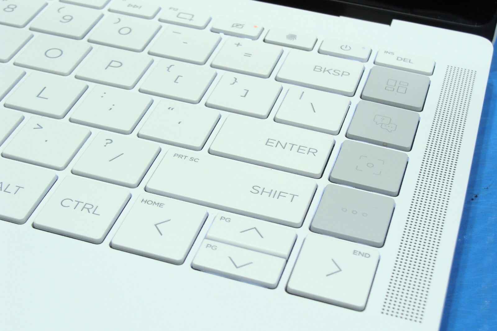 HP Dragonfly Pro One 14