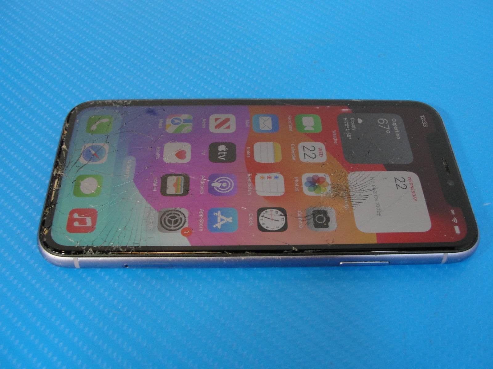 Unlocked Apple iPhone 11 128GB Cracked Screen - Tested Computer Laptop Parts