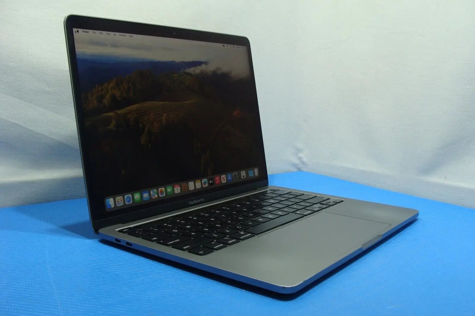 Apple MacBook Pro A2251 13 Apple MacBook Pro A2251 13
