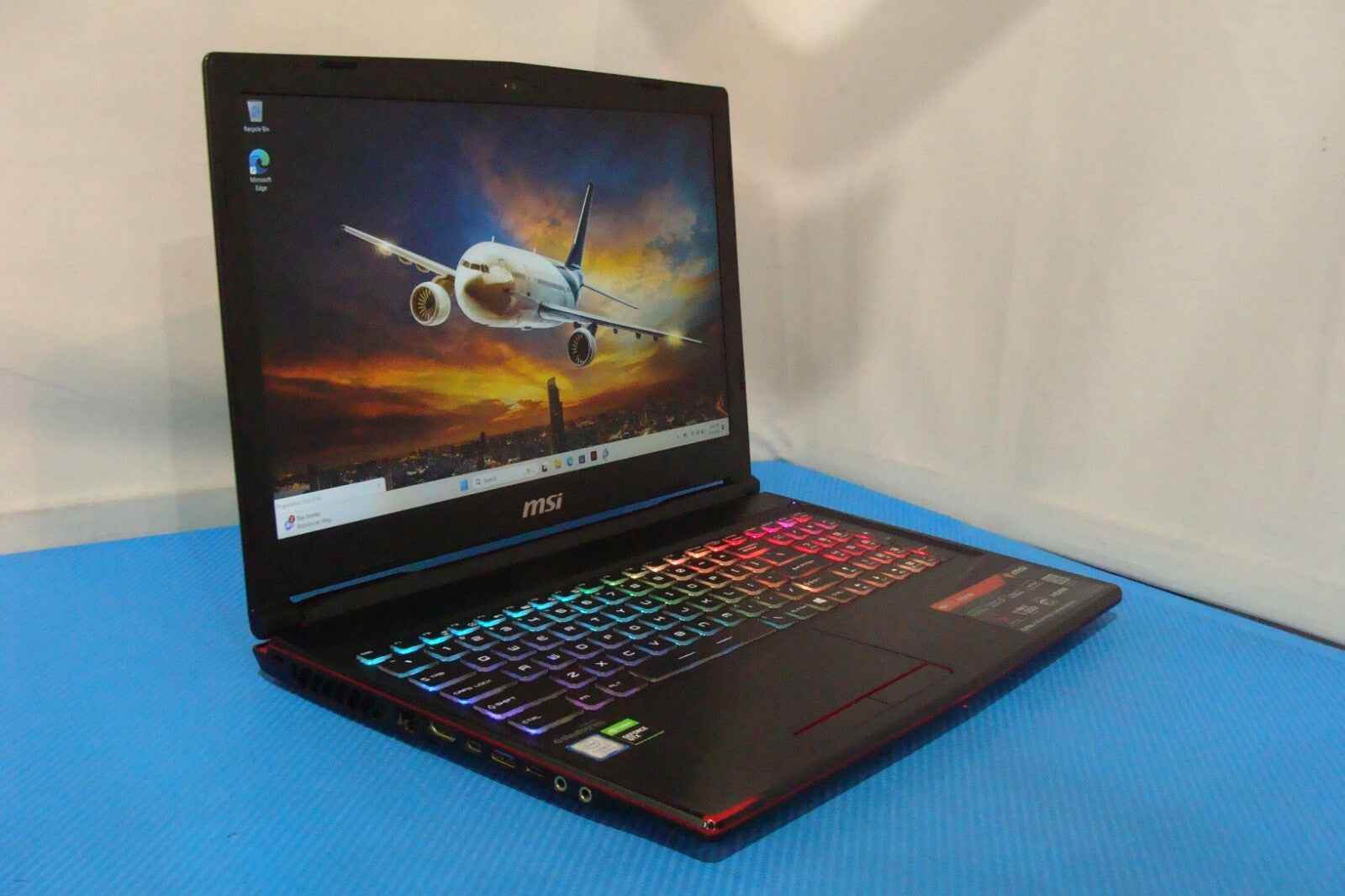 MSI GL63 9SDK 15.6'' FHD i7-9750H 2.6GHz 16GB 512GB/1TB GTRX 1660 Ti Battery 91% - Tested Computer Laptop Parts