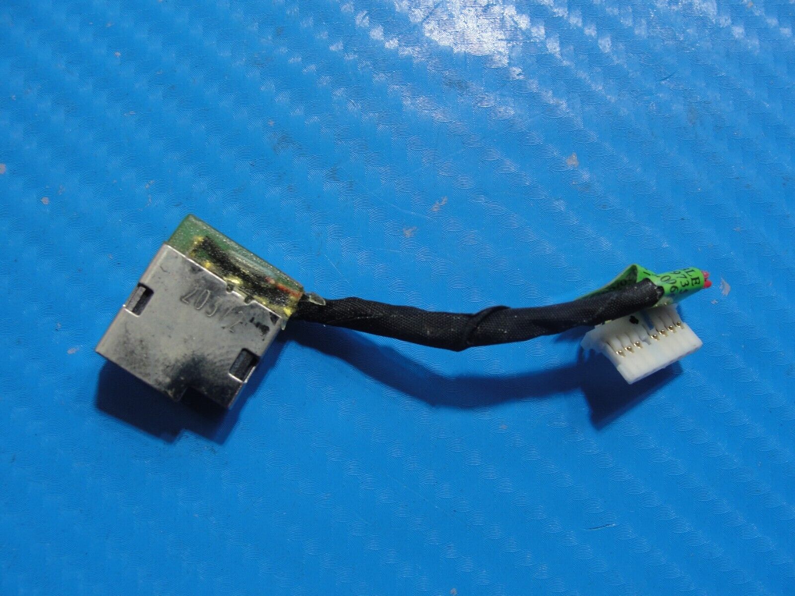 HP ENVY x360 15-ee1083cl 15.6