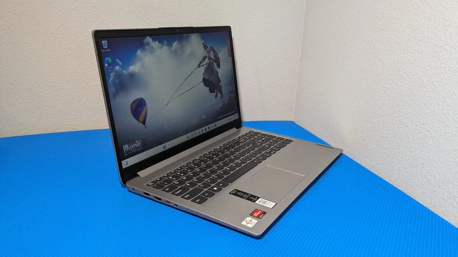 Lenovo IdeaPad 1 15AMN7 15.6