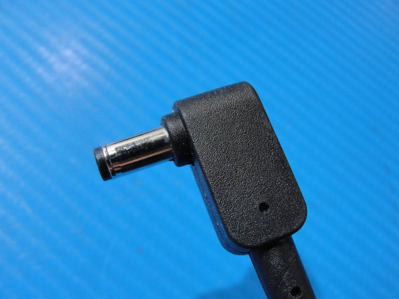 Genuine Delta Electronics 45W AC 19V 2.37A 5.5mm × 1.7mm Black Tip No Center pin - Tested Computer Laptop Parts