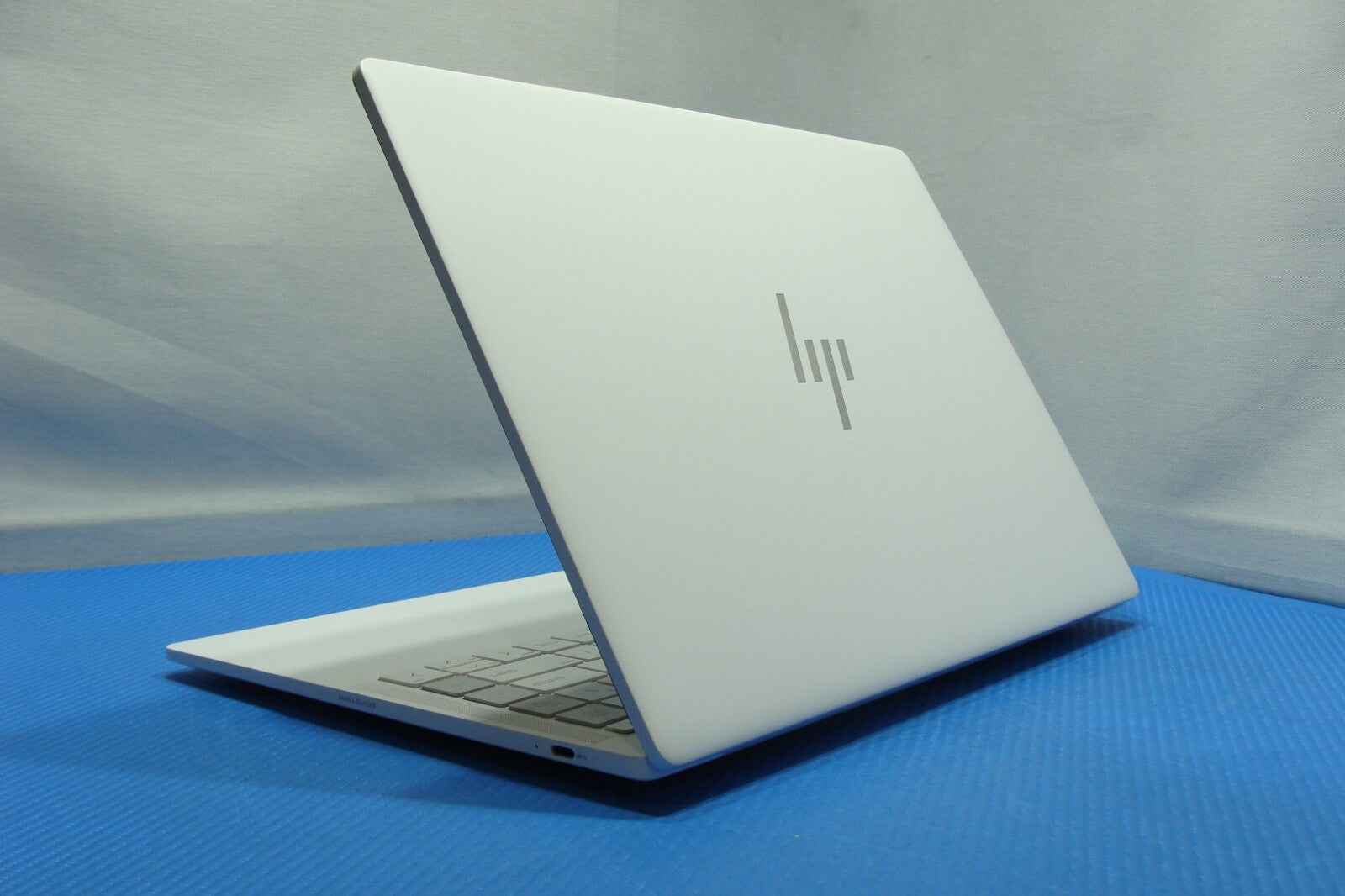 HP Dragonfly Pro One 14