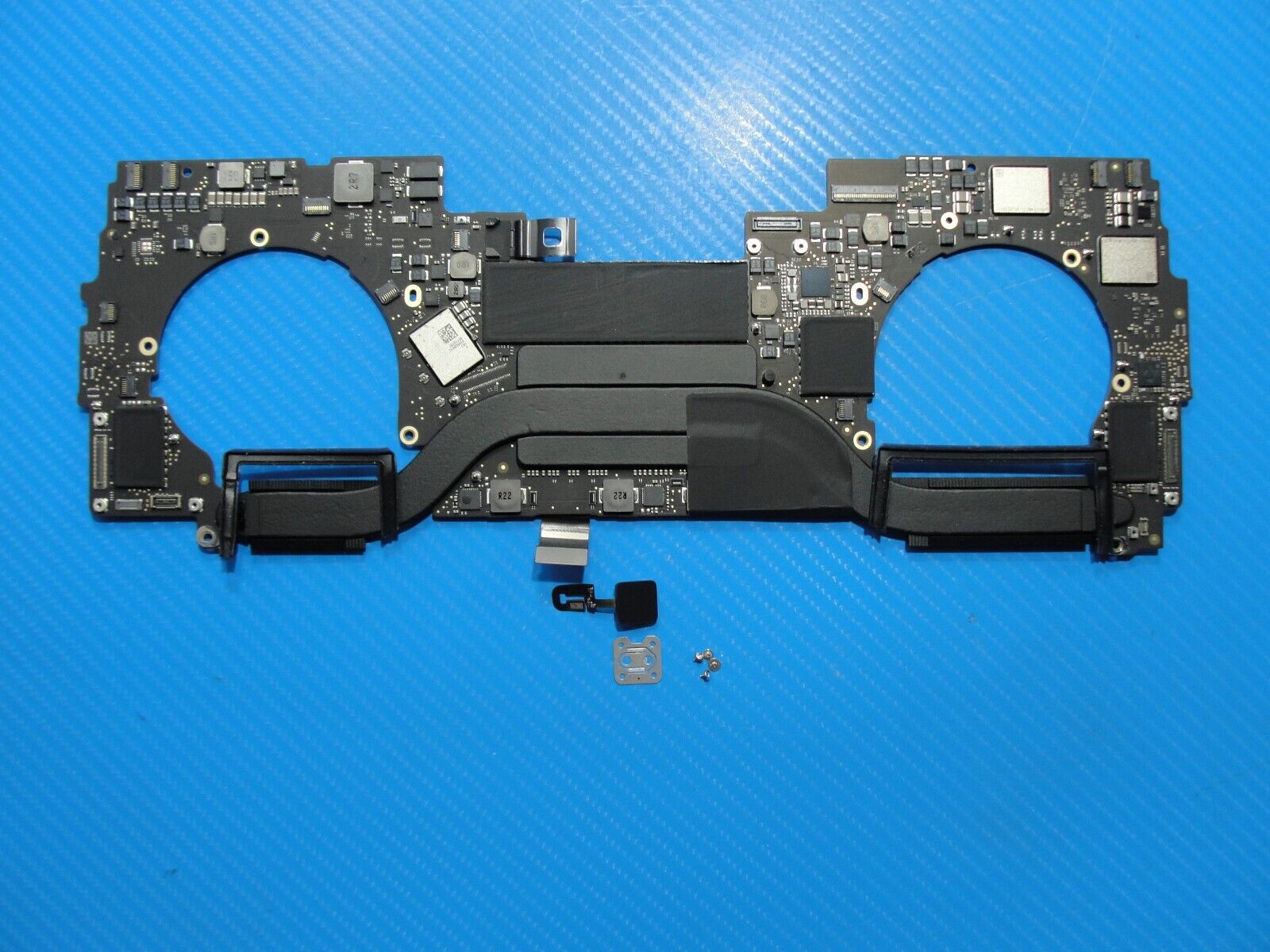 MacBook Pro A2251 13