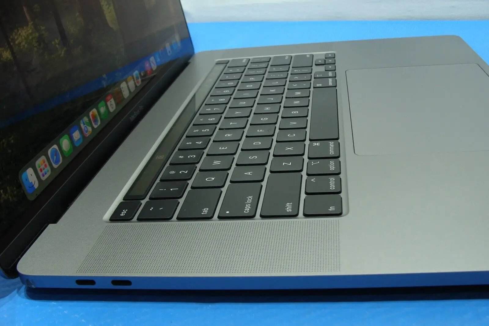 Apple MacBook Pro A2141 (2019) i9-9880HK 2.4GHz 16GB 1TB Pro 5500M 4GB 40cycles - Tested Computer Laptop Parts