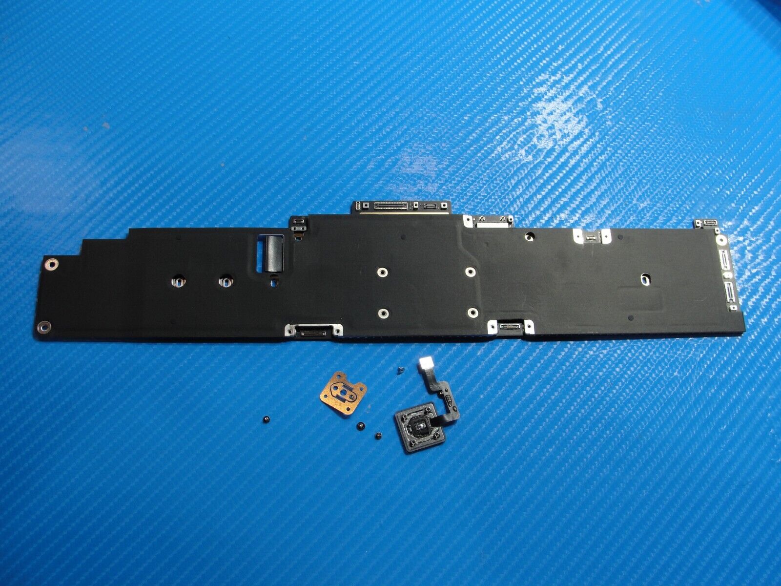 Macbook Air A2681 13