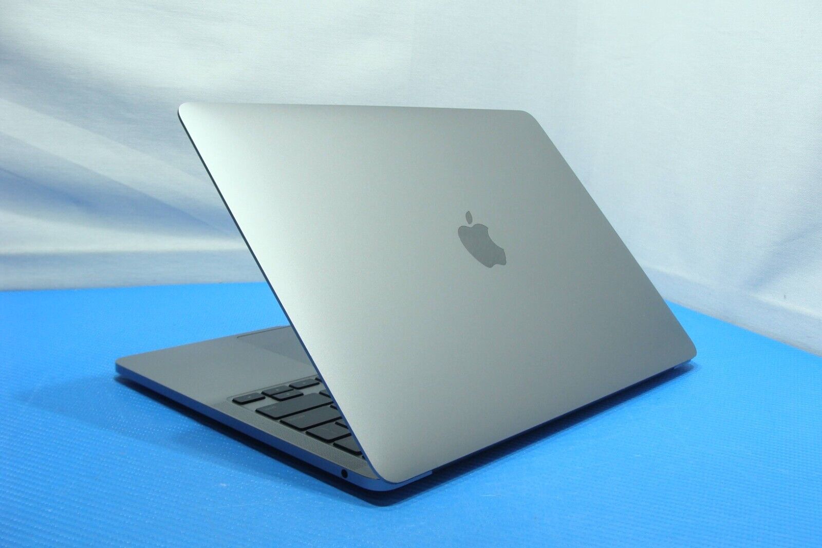 Apple MacBook Pro 13 Apple MacBook Pro 13