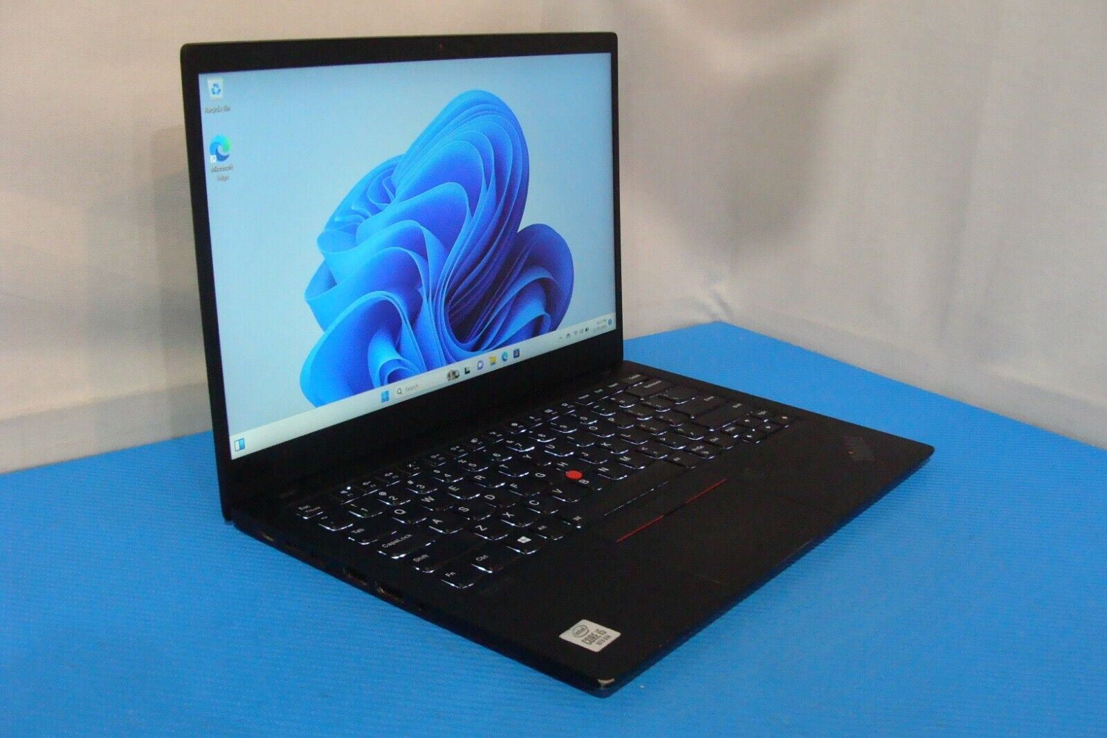 Buy Lenovo ThinkPad X1 Carbon Gen 7 14 Buy Lenovo ThinkPad X1 Carbon Gen 7 14