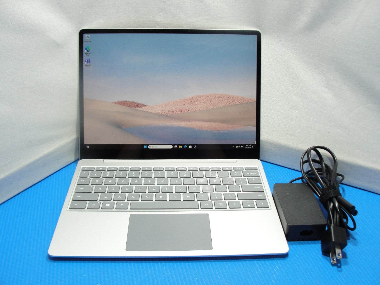 Microsoft Surface laptop Go 1943 12.4” TOUCH HD i5-1035G1 1GHz 8GB 128GB SSD - Tested Computer Laptop Parts