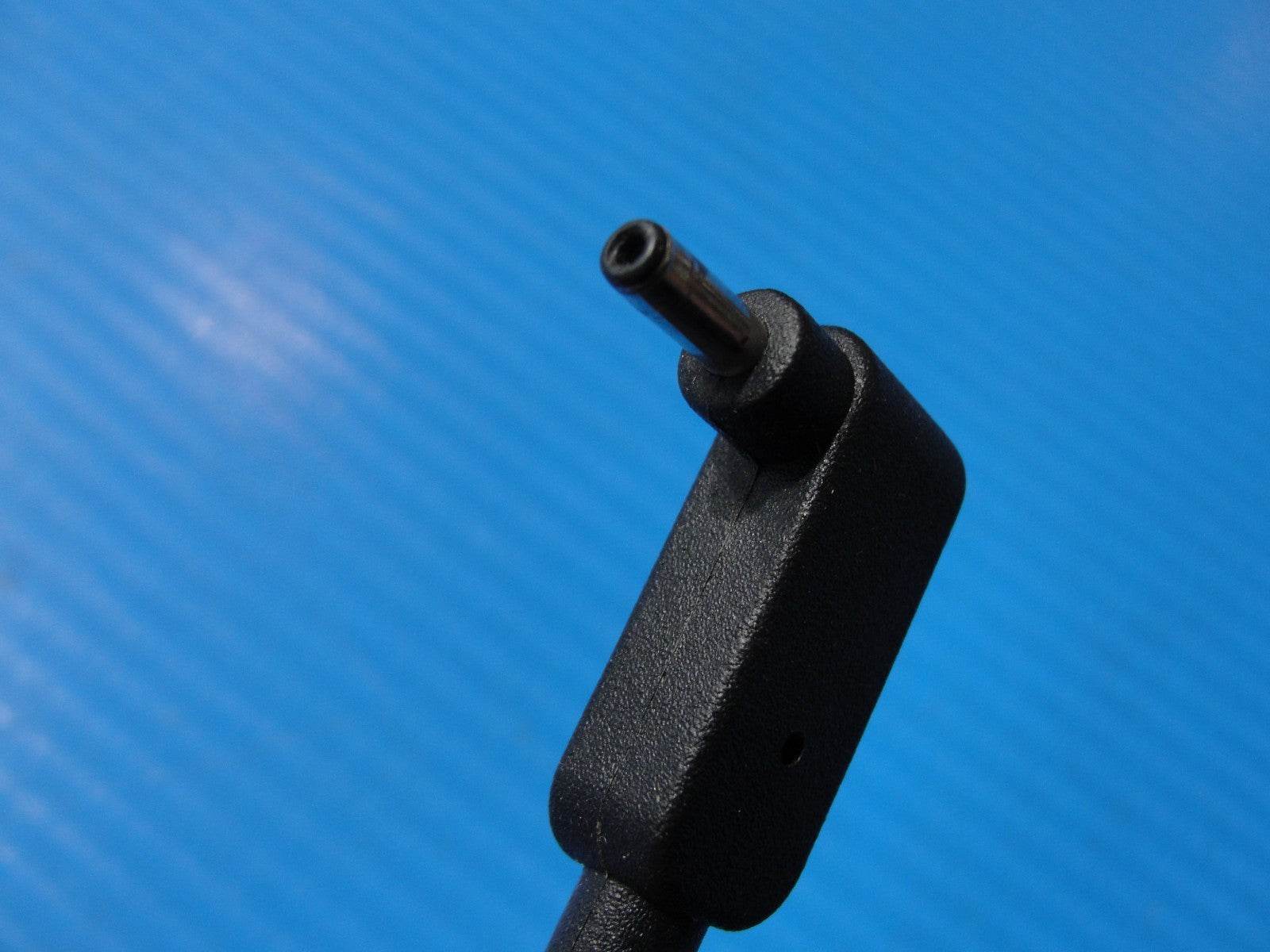 Genuine Delta Electronics 45W AC 9V 2.37A 3.0mm × 1.1mm Black Tip No Center Pin - Tested Computer Laptop Parts