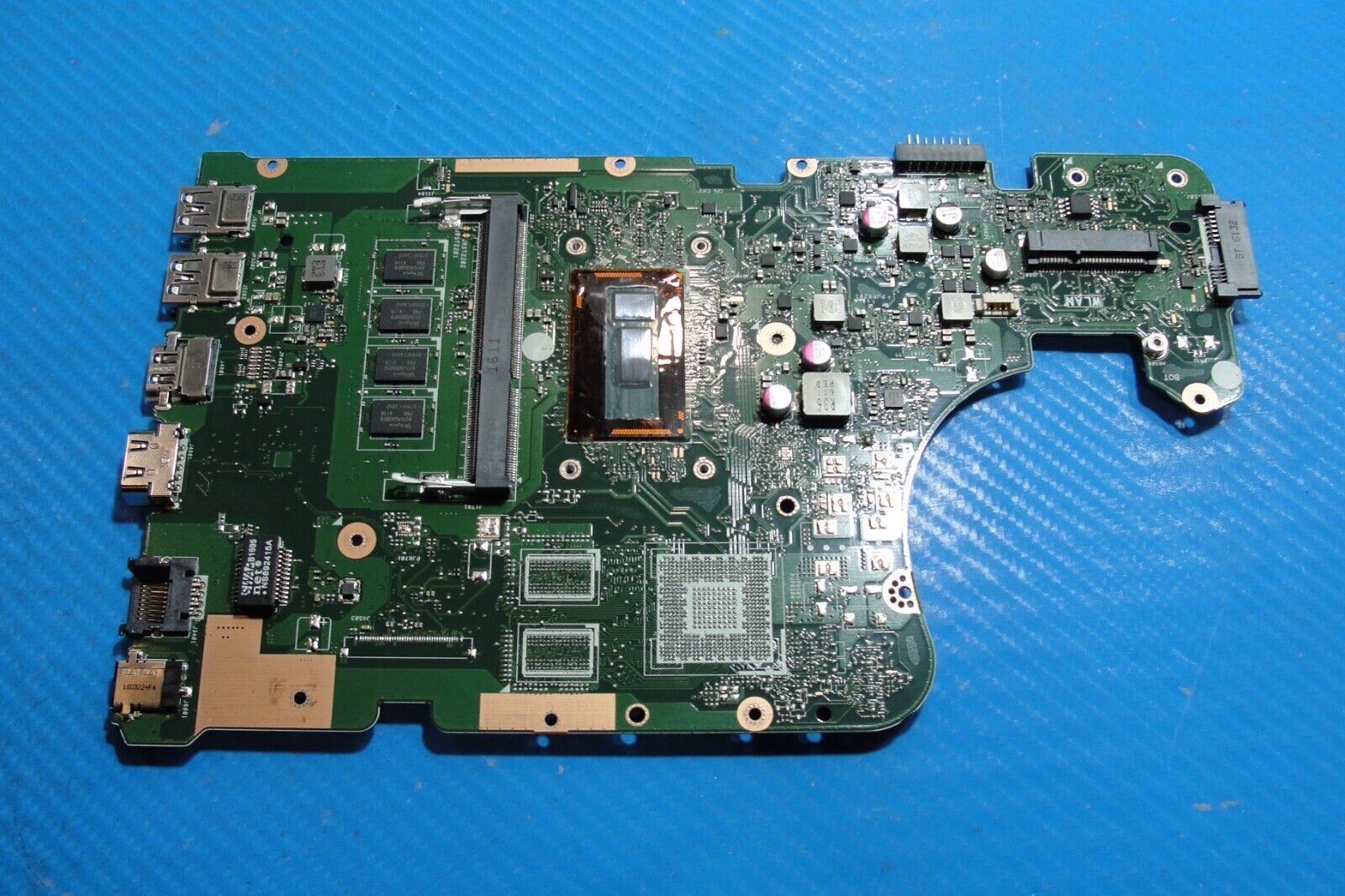 Asus F555LA-US71 15.6