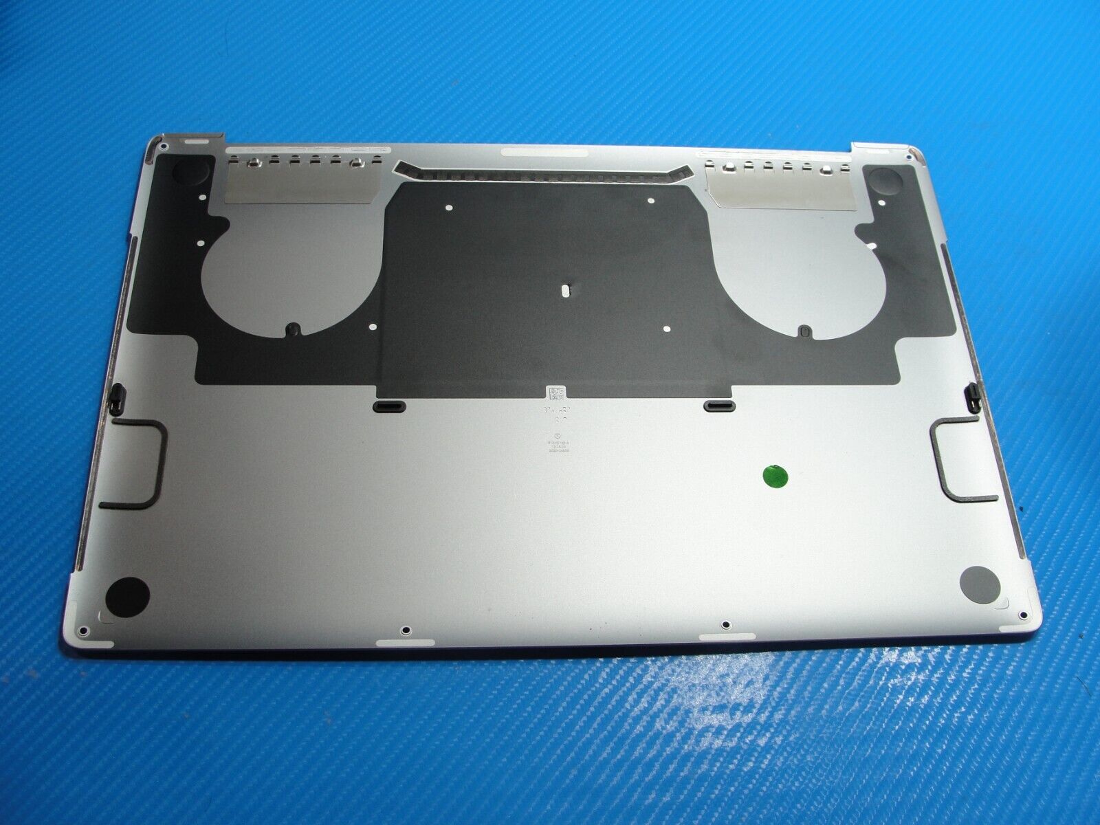 MacBook Pro A1990 15