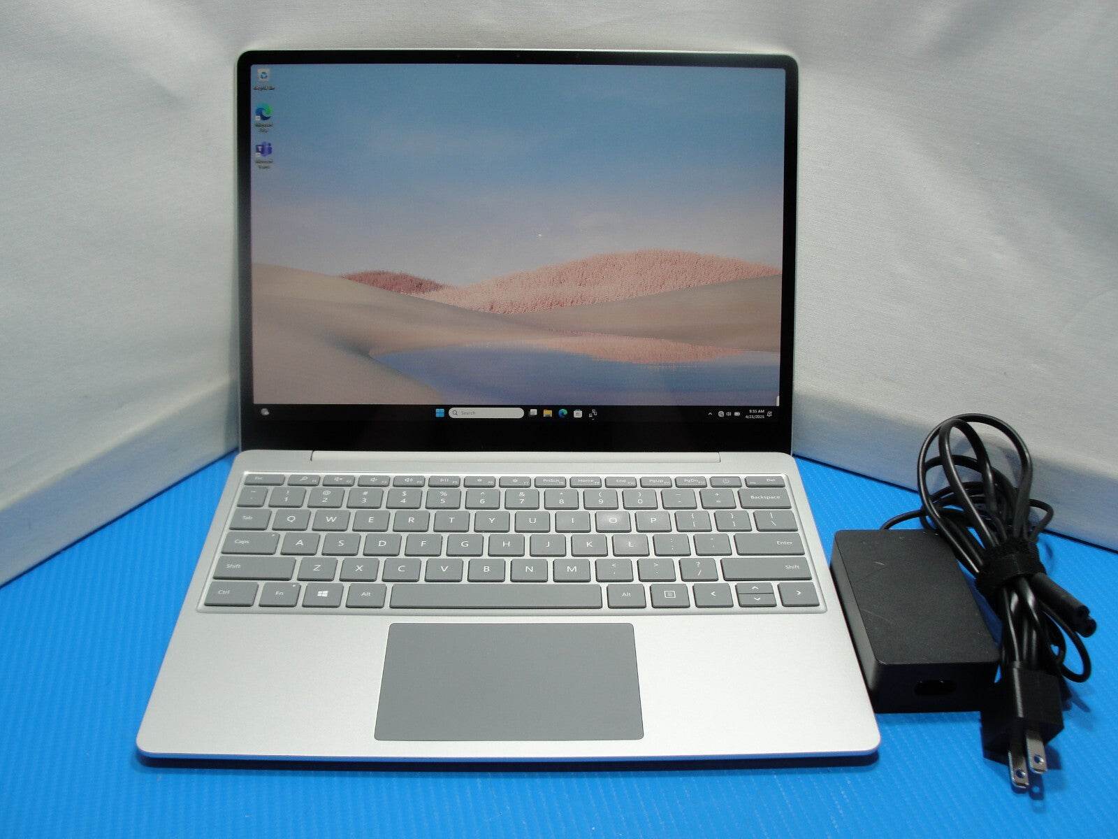 Microsoft Surface laptop Go 1943 12.4” TOUCH HD i5-1035G1 1GHz 8GB 128GB SSD - Tested Computer Laptop Parts