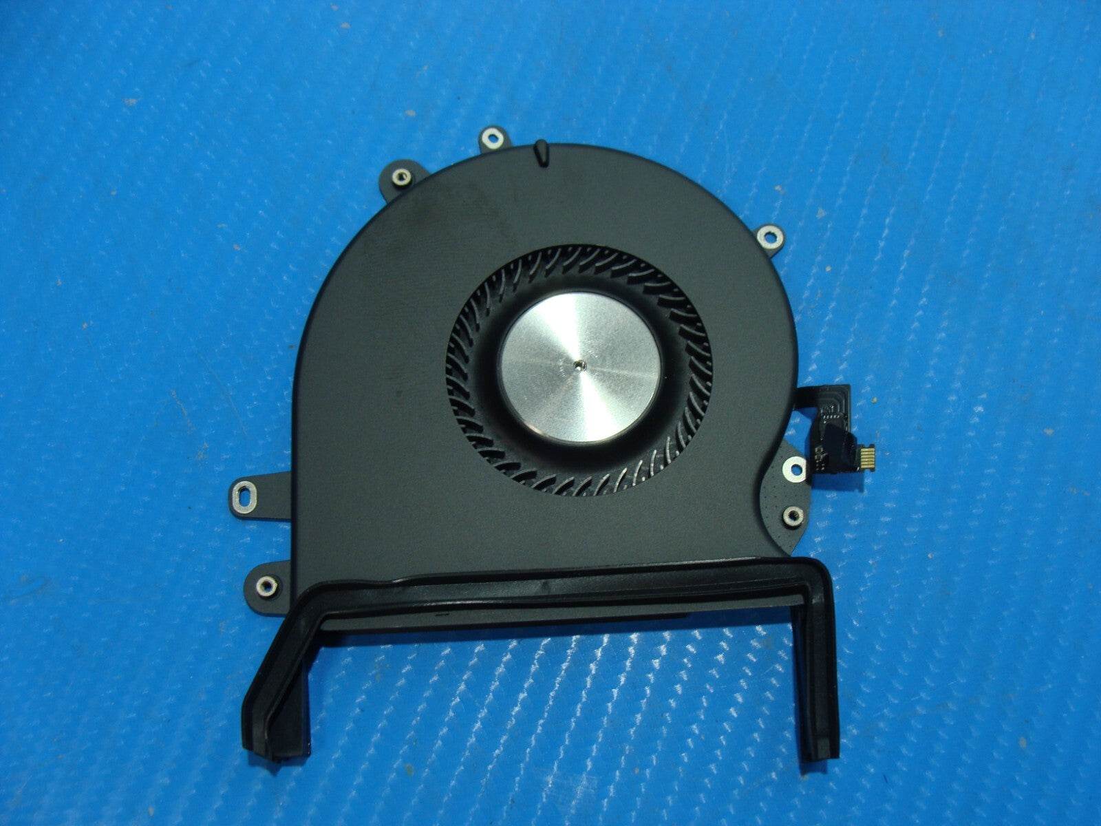 MacBook Pro 16” A2141 Late 2019 MVVJ2LL/A MVVK2LL/A Cooling Fan Right 923-03875 - Tested Computer Laptop Parts