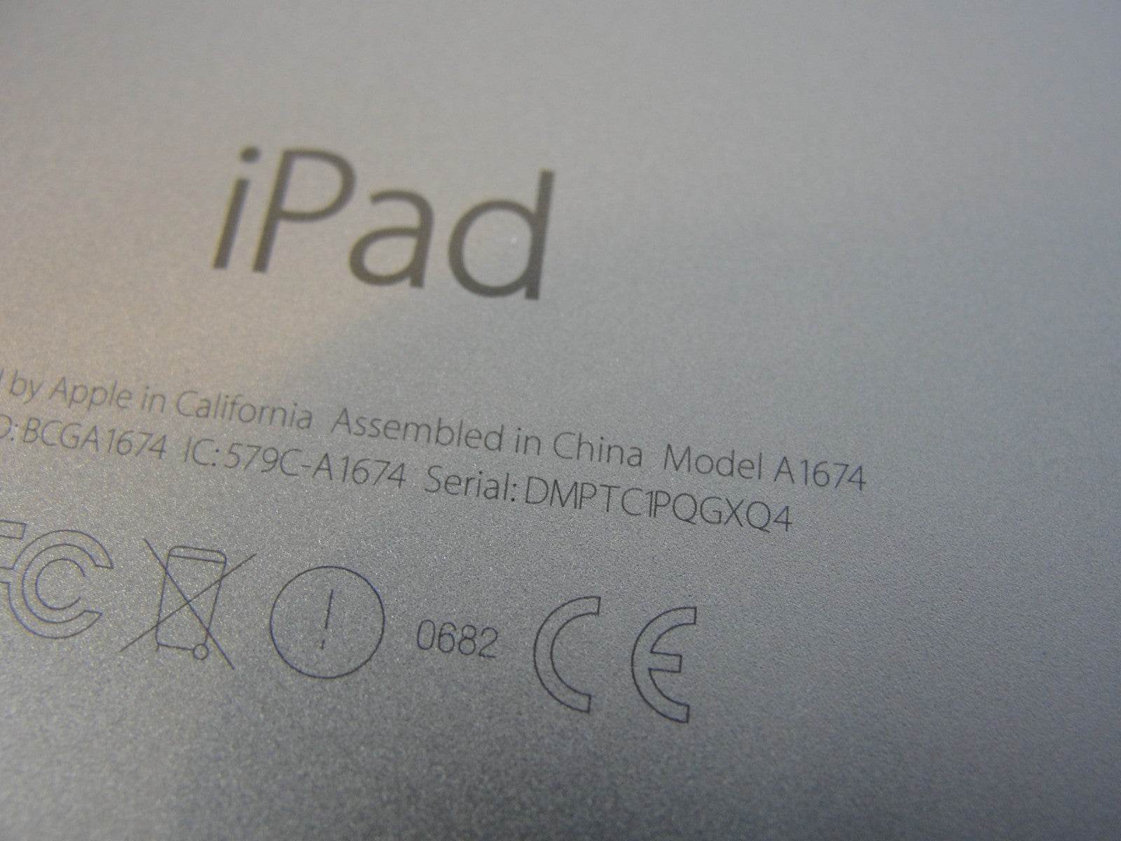 Apple iPad Pro 1st Gen 9.7in 128GB Wi Fi + 4G Space Gray Verizon +Bundle /READ - Tested Computer Laptop Parts