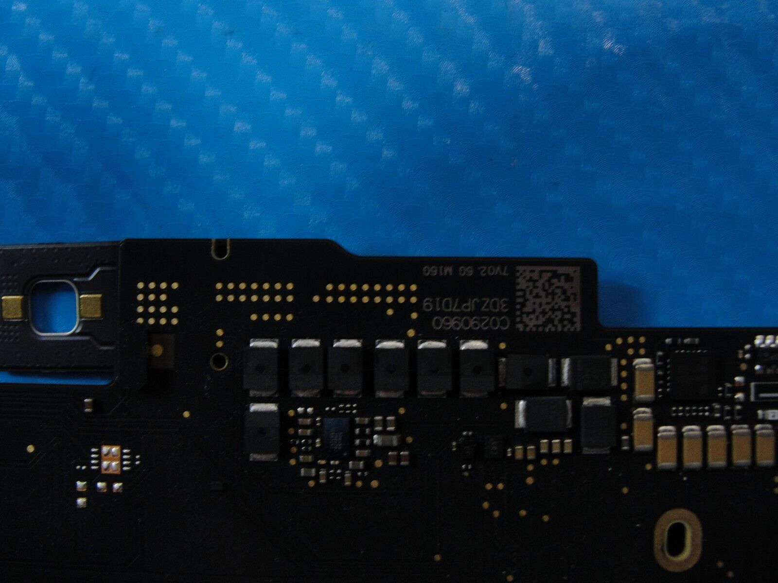 MacBook Pro A1990 15