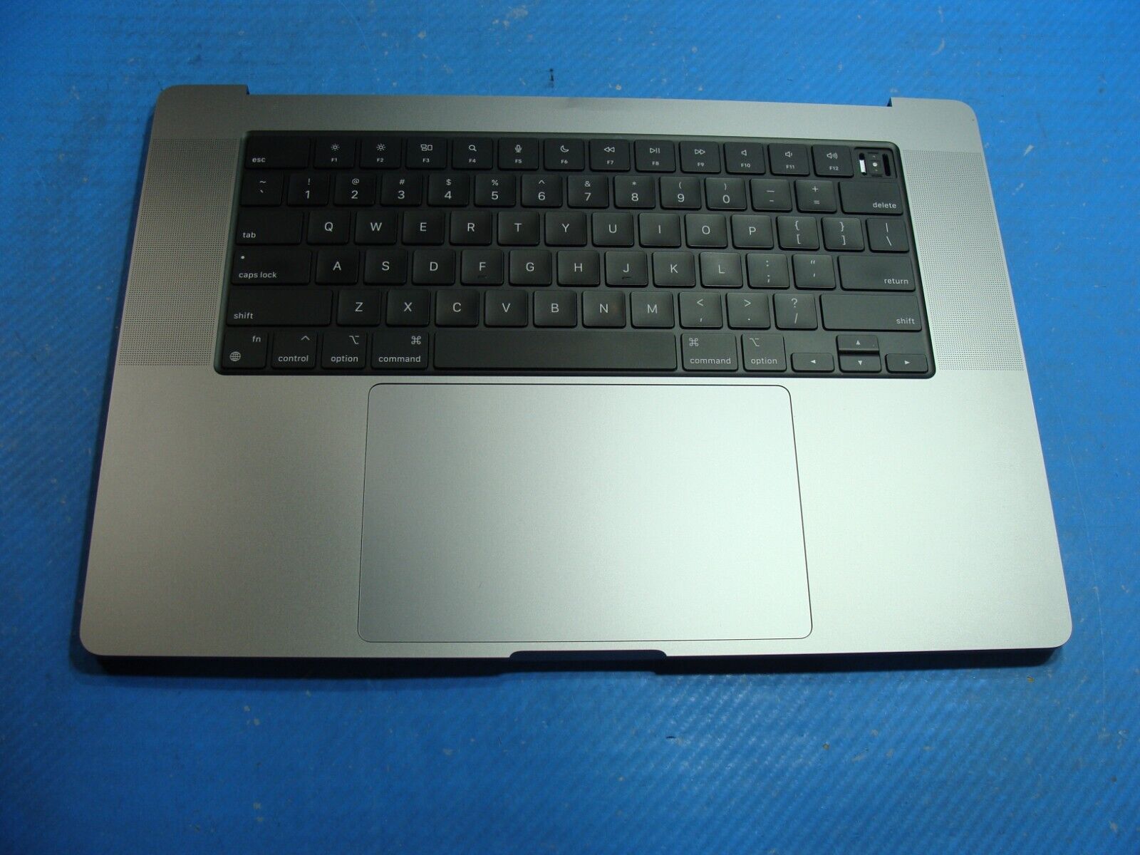 MacBook Pro A2485 16