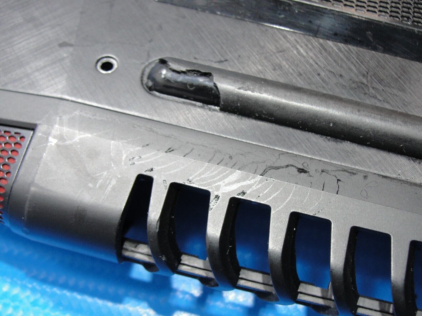 Lenovo IdeaPad Y700-15ISK 15.6