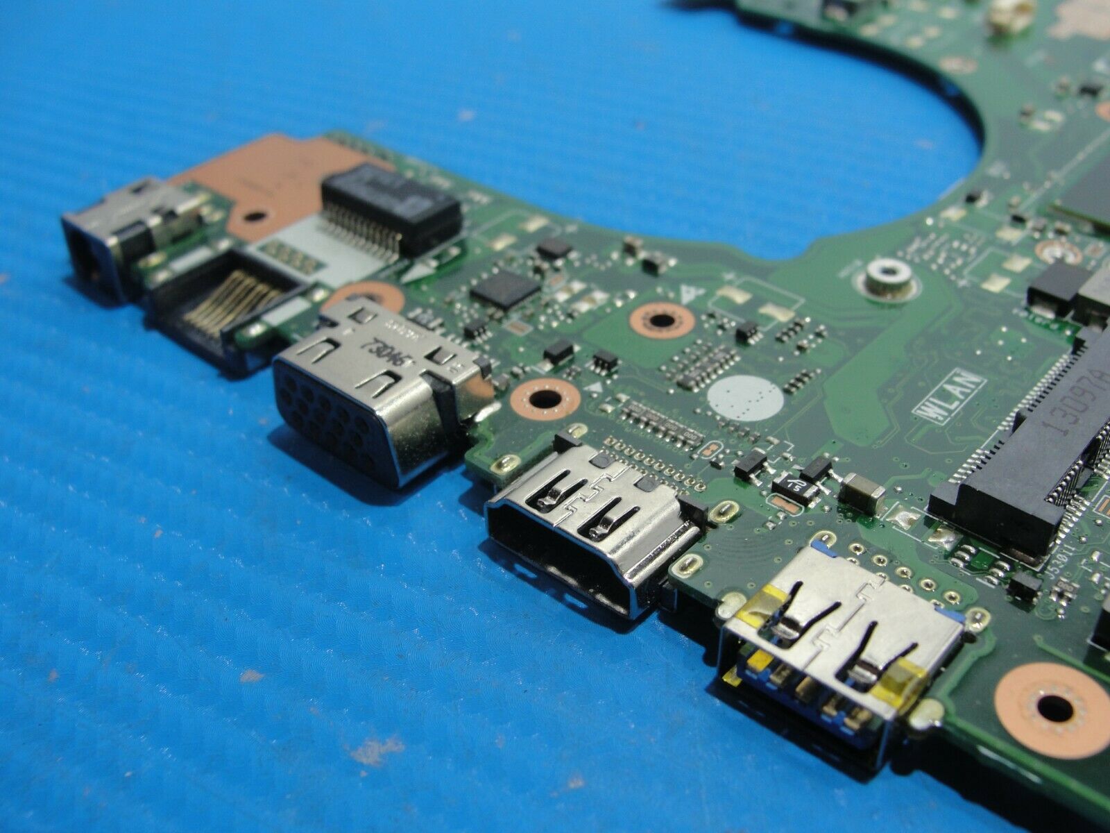 Asus VivoBook S300C 13.3