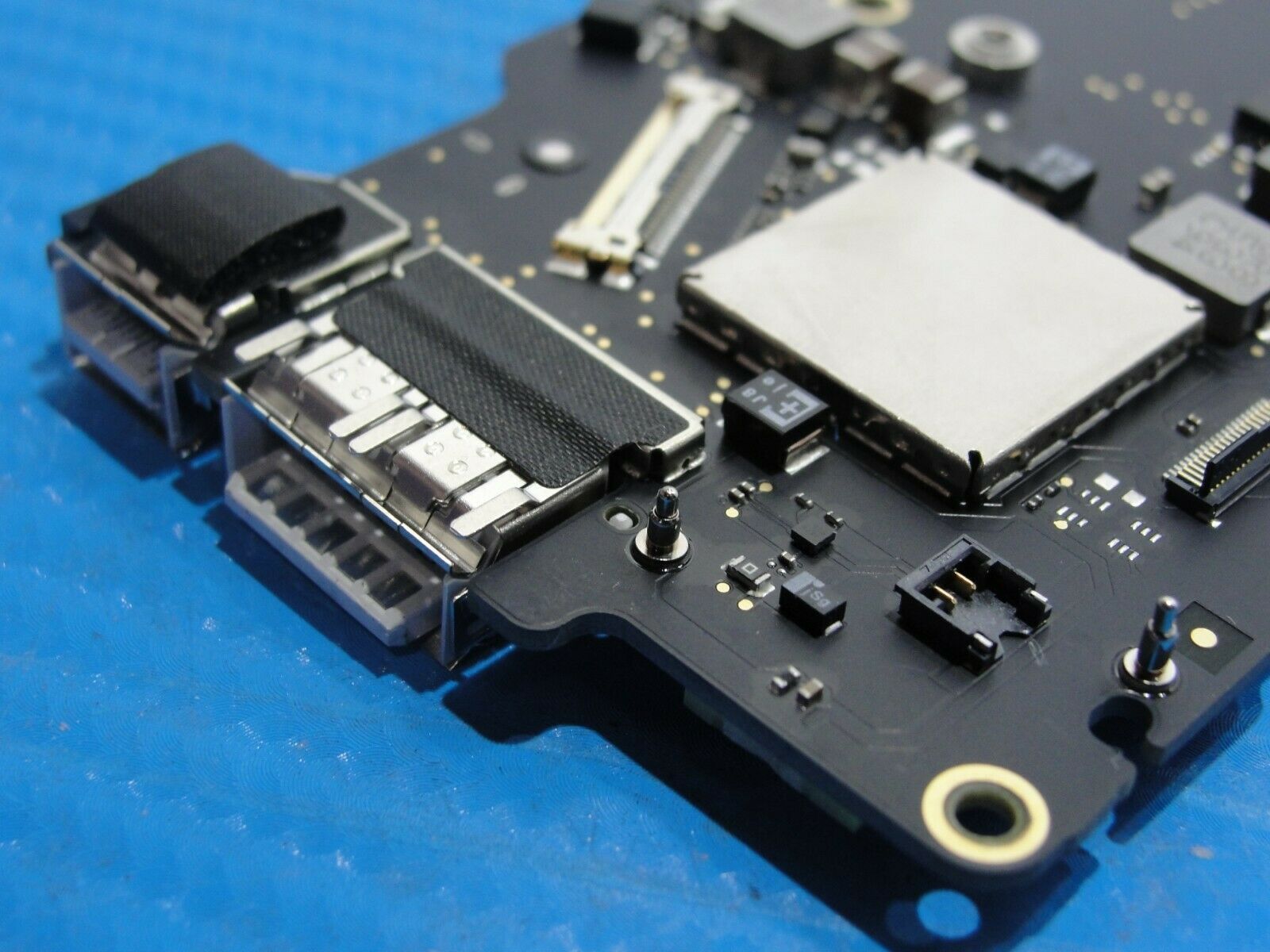 MacBook Air A1465 11