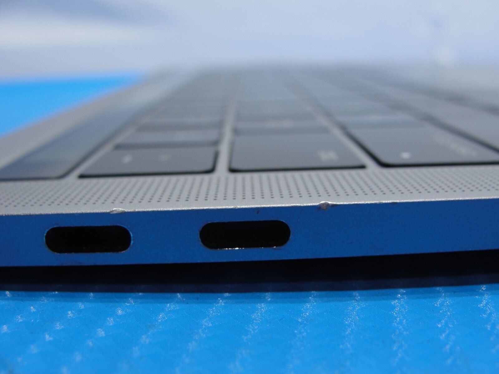 MacBook Pro A1706 13