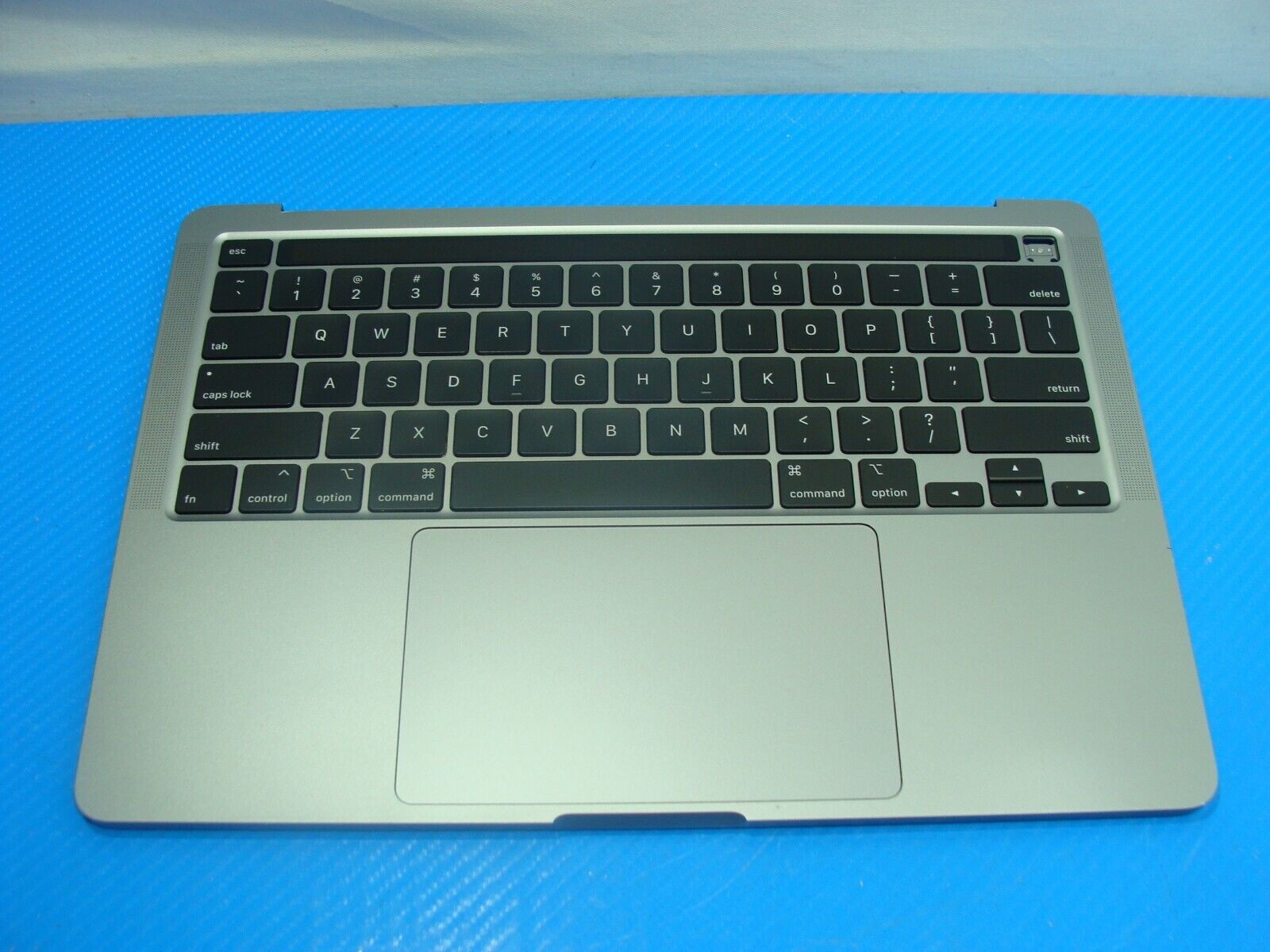 MacBook Pro A2251 13