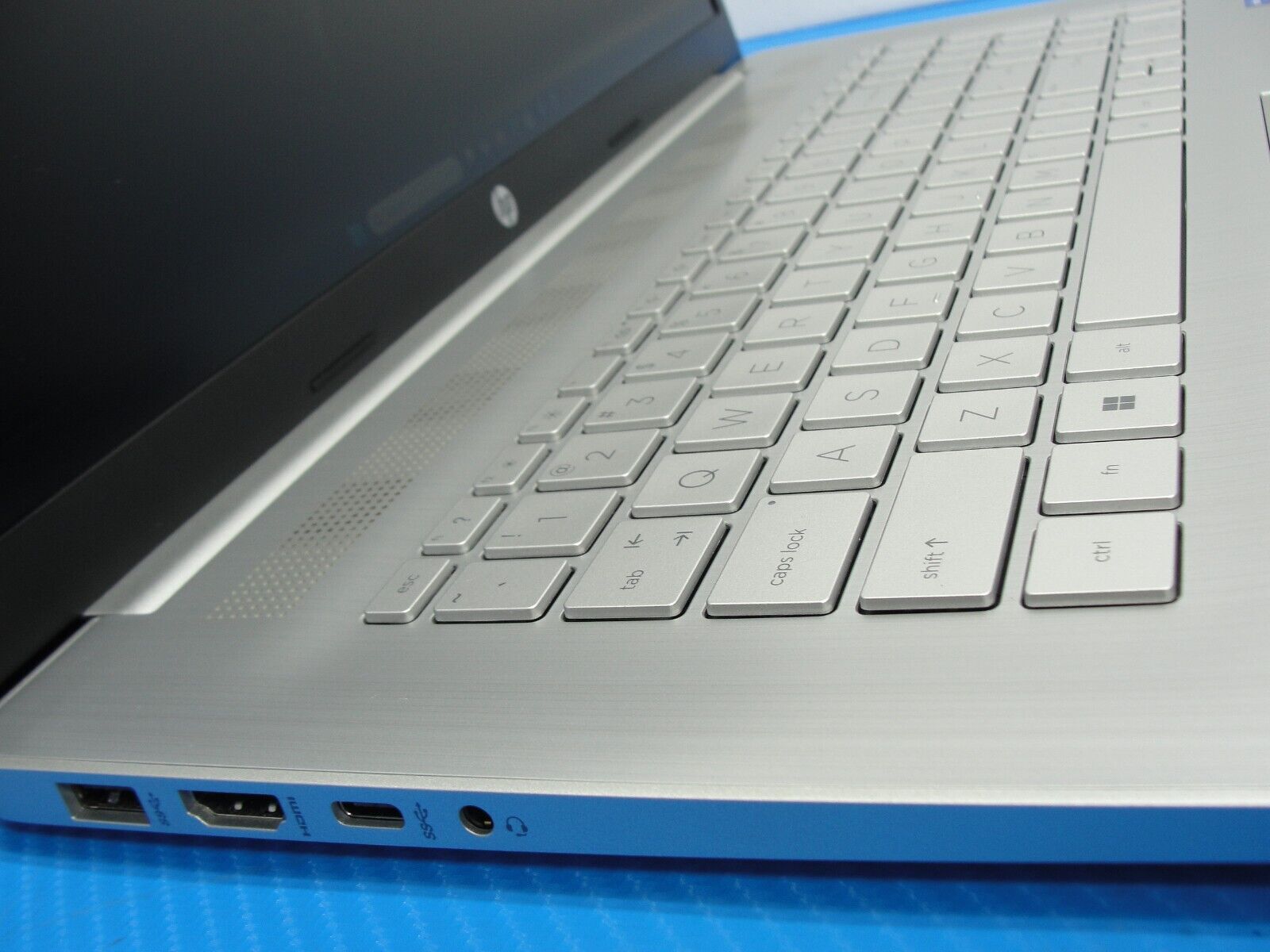 100% Battery HP Laptop 17-CN2775st 17.3 FHD i5-1235u 8GB 512GB SSD Windows 11
