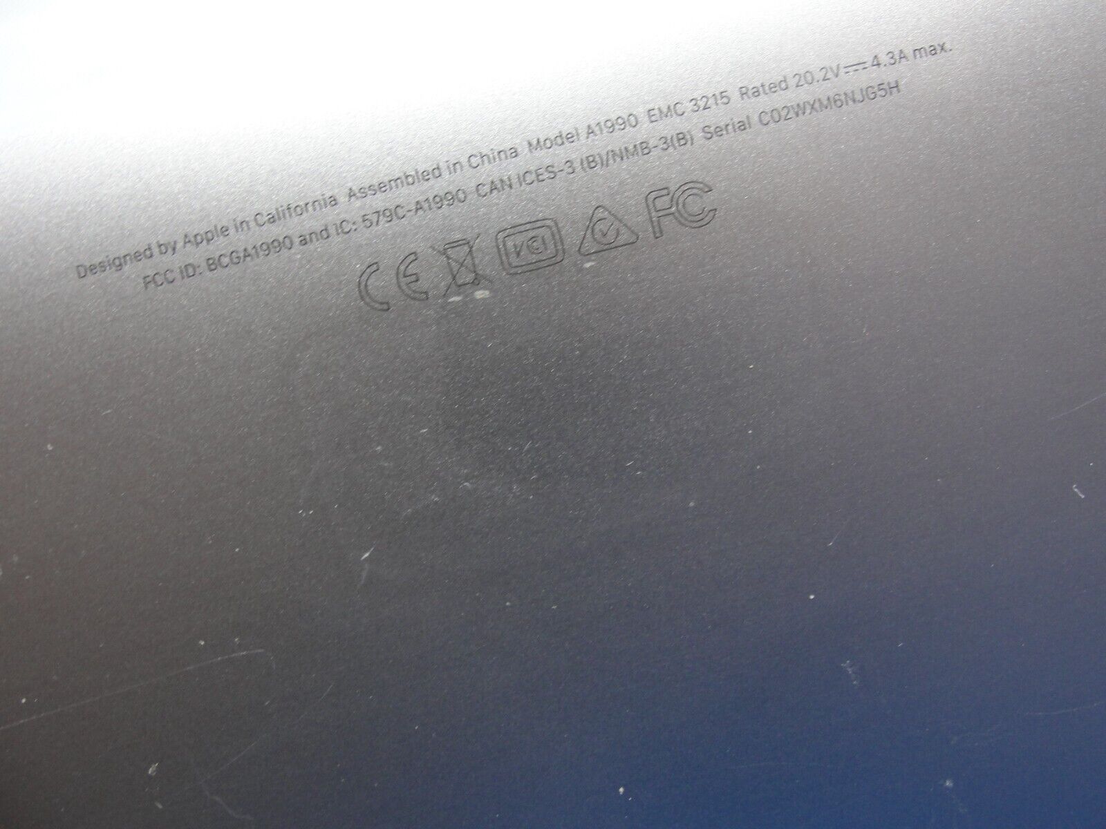 MacBook Pro A1990 15