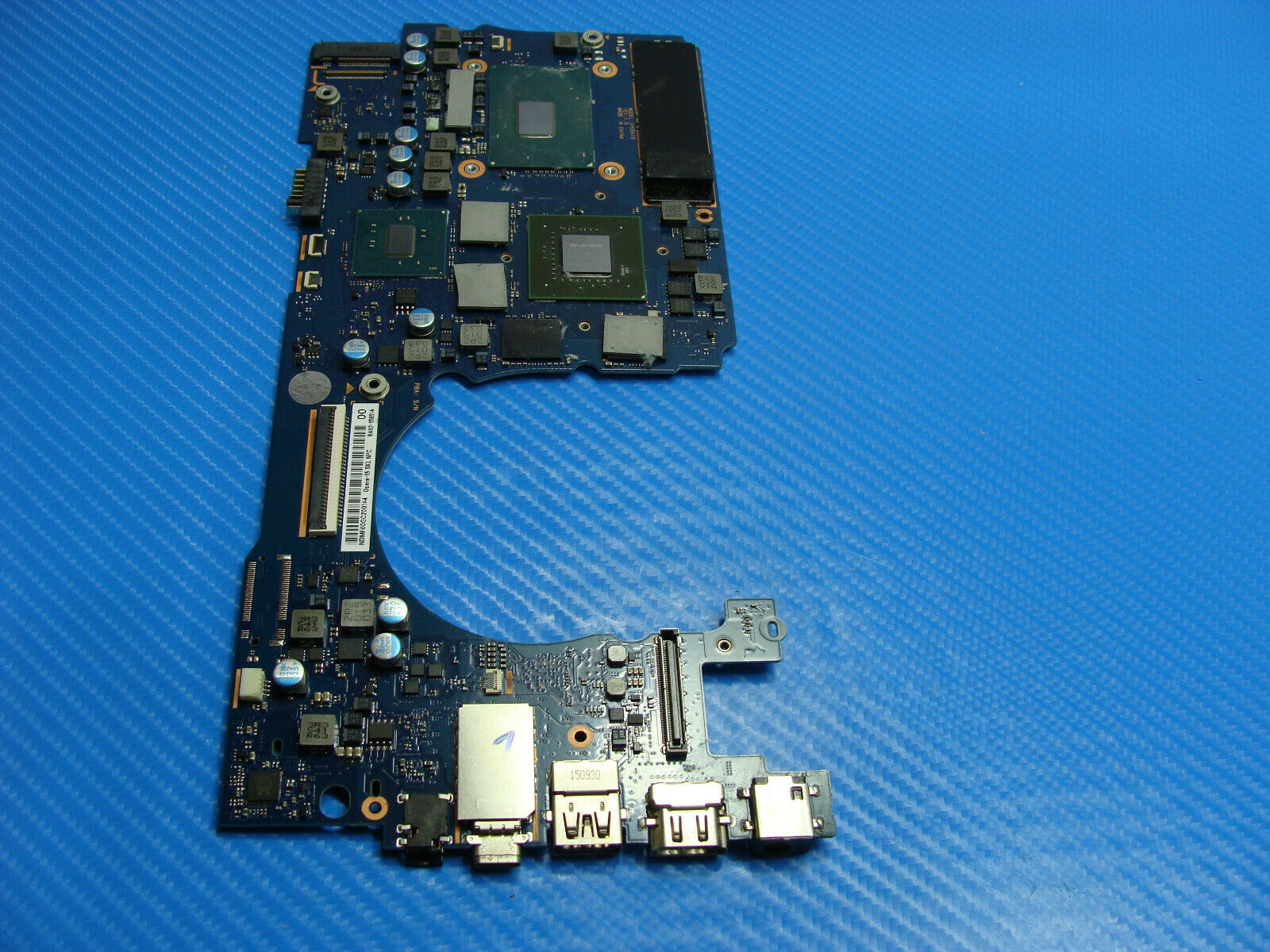 Samsung NP940Z5L-X01US 15.6