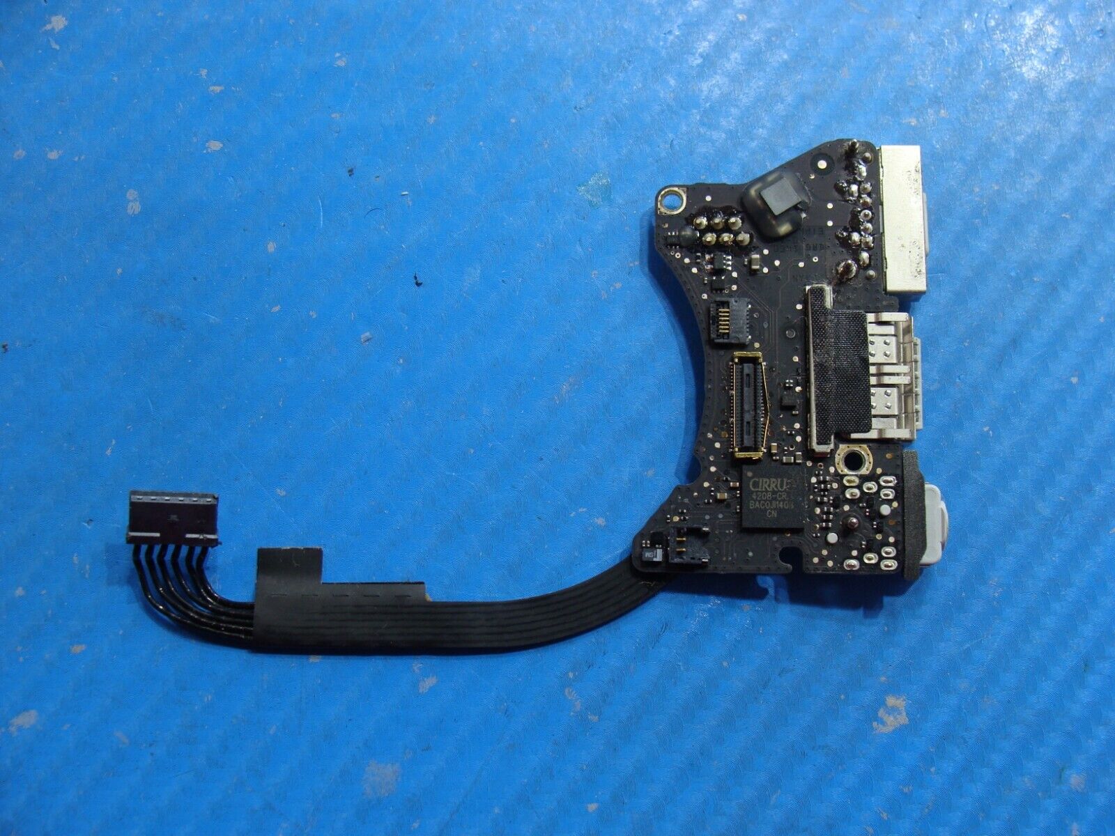 MacBook Air A1465 11 2013 MD711LL/A Left I/O Assembly w/Cable 923-0430