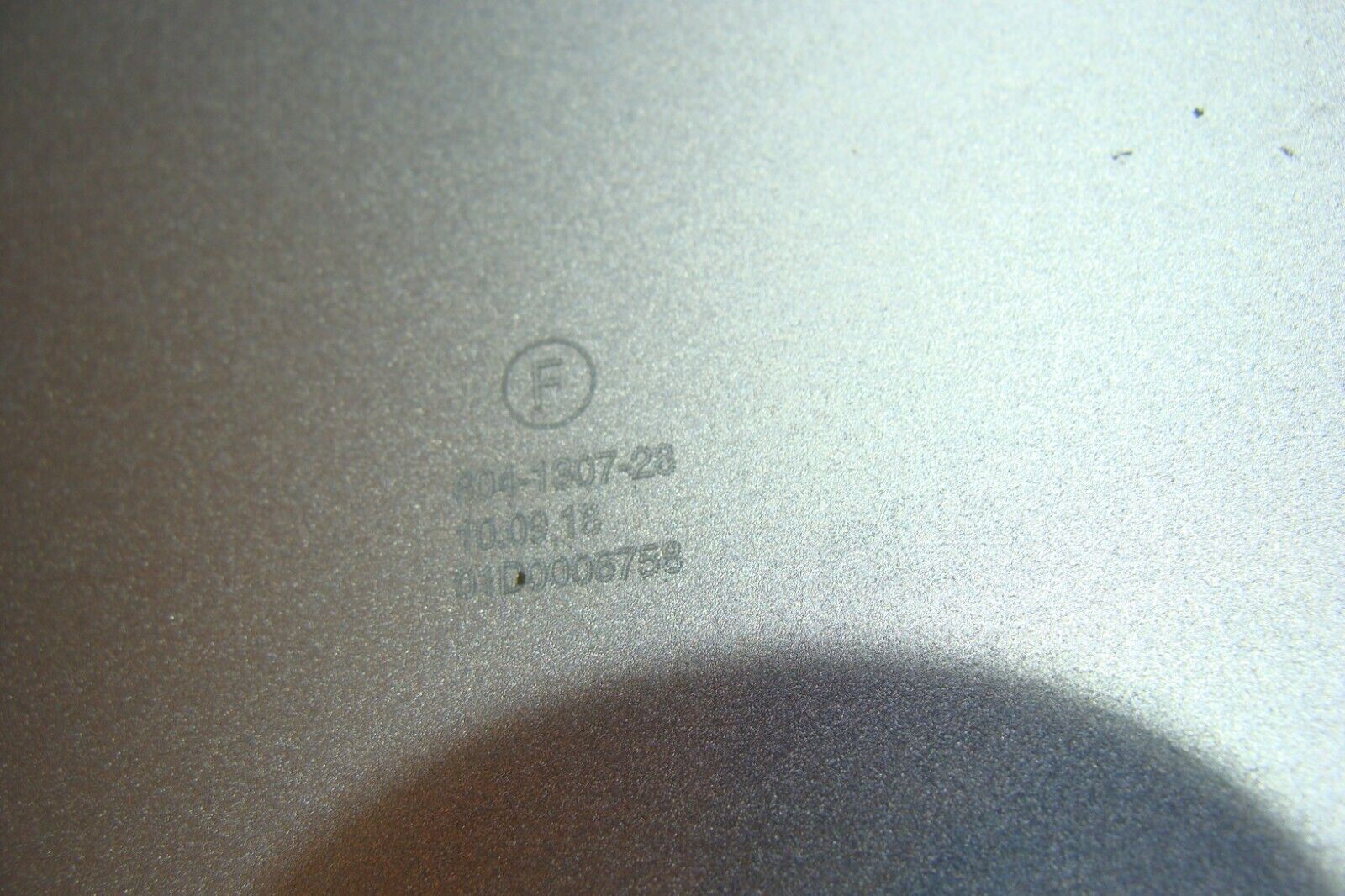 MacBook Air 13 A1369 Late 2010 MC504LL/A Genuine Bottom Case 922-9646