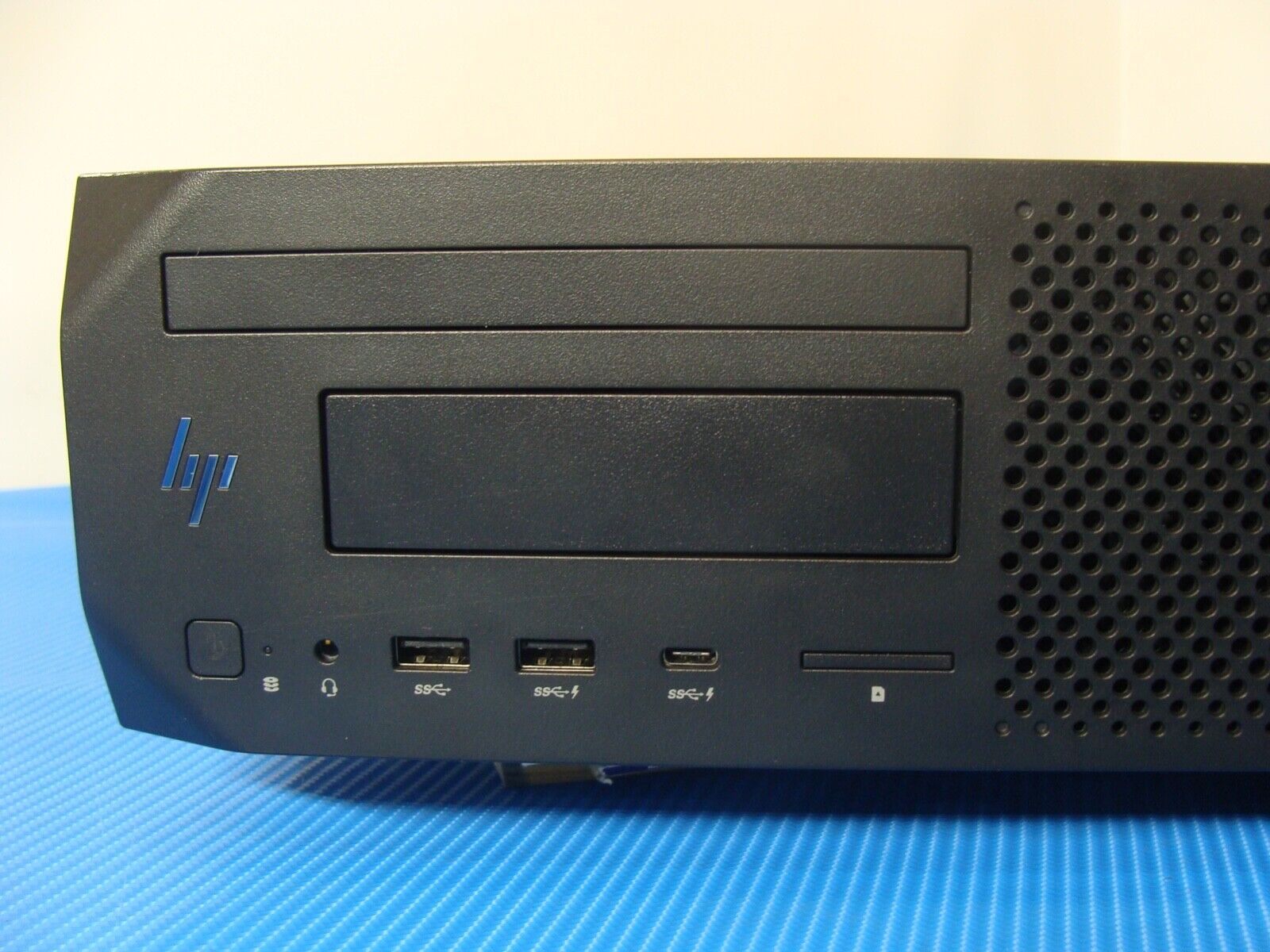 Strong HP Z2 SFF G4 Workstation Intel i7-8700 3.2GHz 32GB RAM 256GB SSD BT+Wifi Strong HP Z2 SFF G4 Workstation Intel i7-8700 3.2GHz 32GB RAM 256GB SSD BT+Wifi