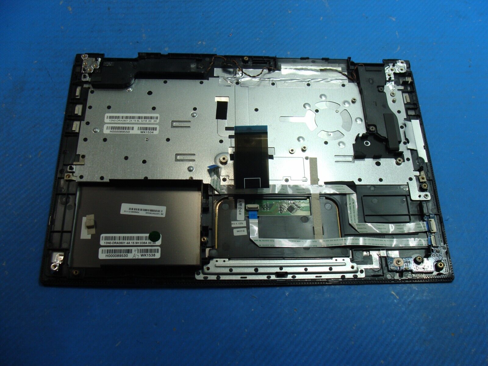 Toshiba Satellite E45W-C4200X 14 Palmrest w/Touchpad Keyboard H000089530 Grd A