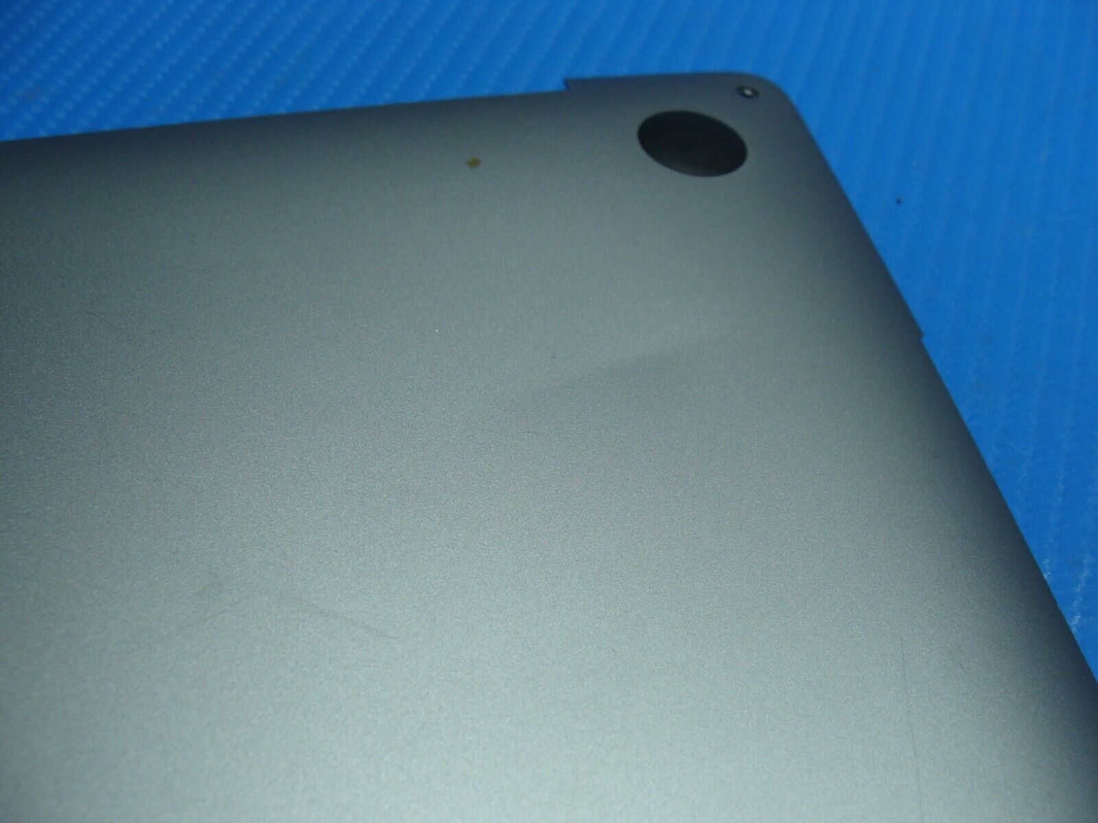 MacBook Pro A1990 15