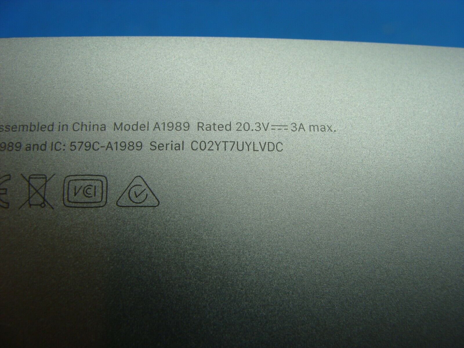 MacBook Pro A1989 13