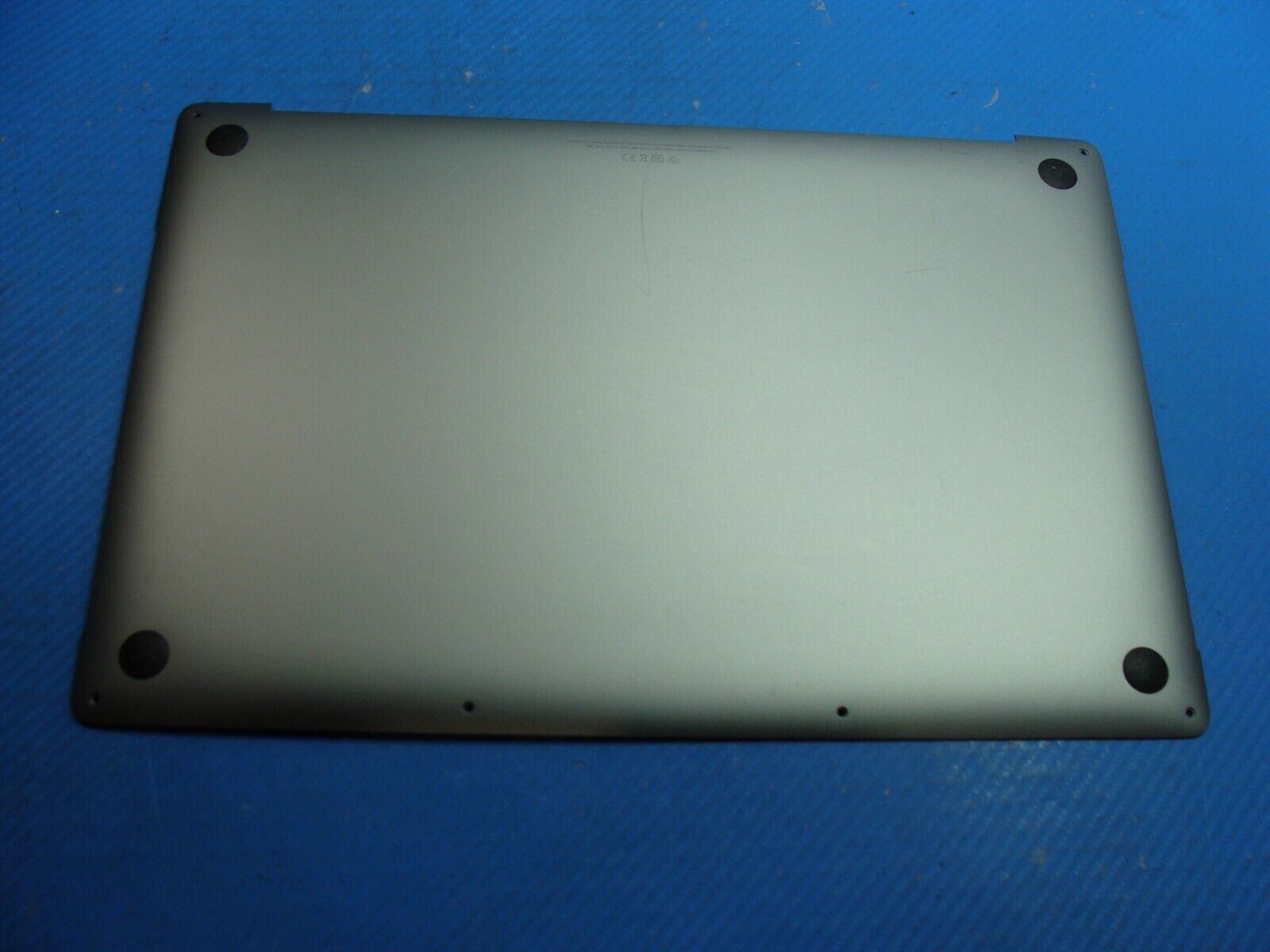 MacBook Pro A1990 15