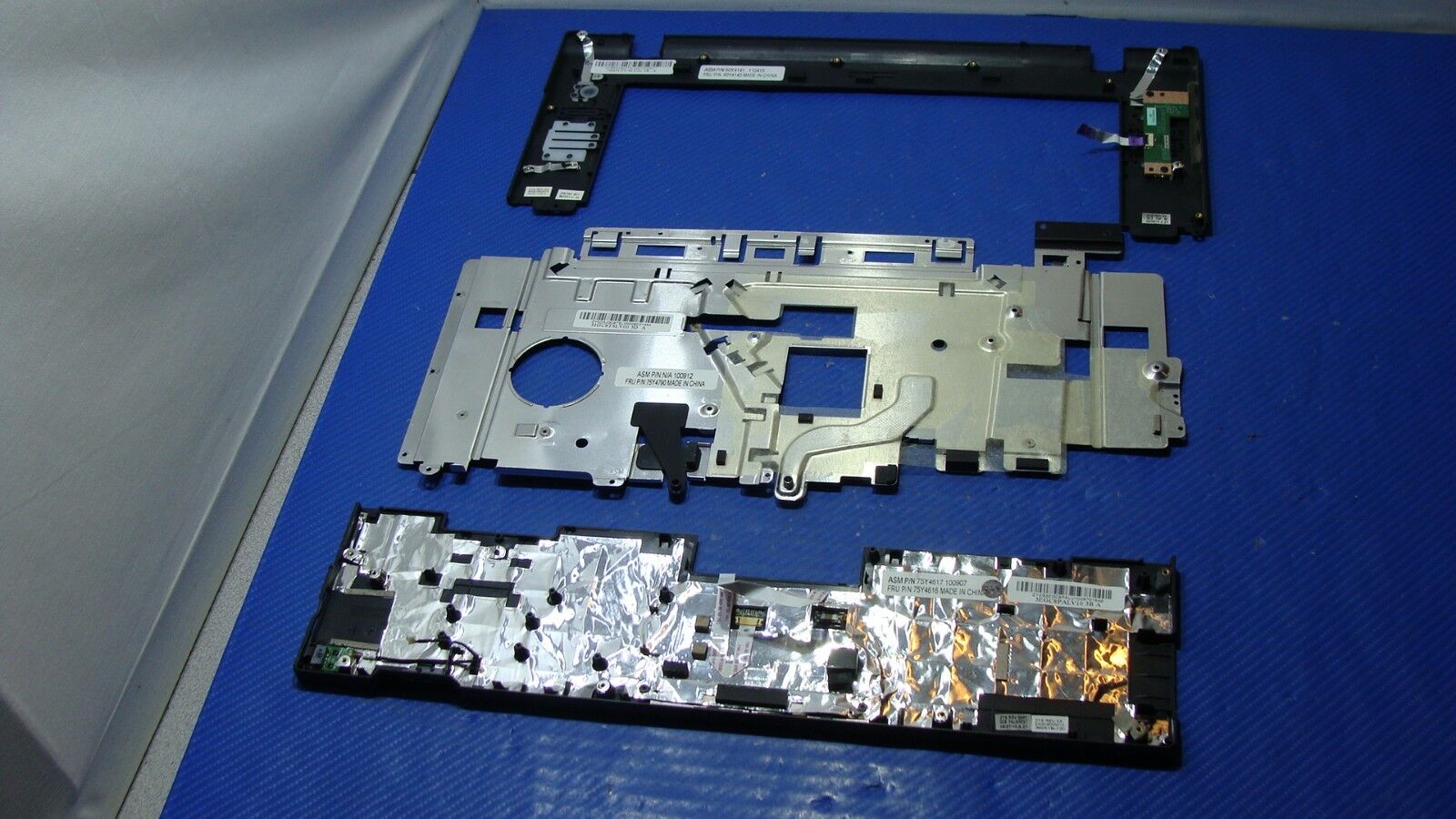 Lenovo ThinkPad 15.6 L512 OEM Palmrest w/TouchPad & Bezel Shielding 75Y4616