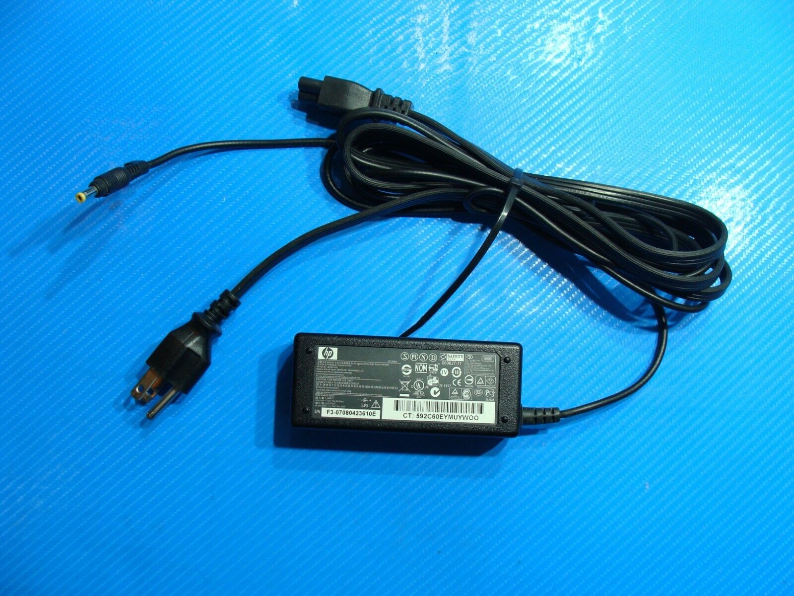 Genuine HP AC Power Adapter Charge 65w Yellow Tip P/N 380467-001 18.5v 3.5a 