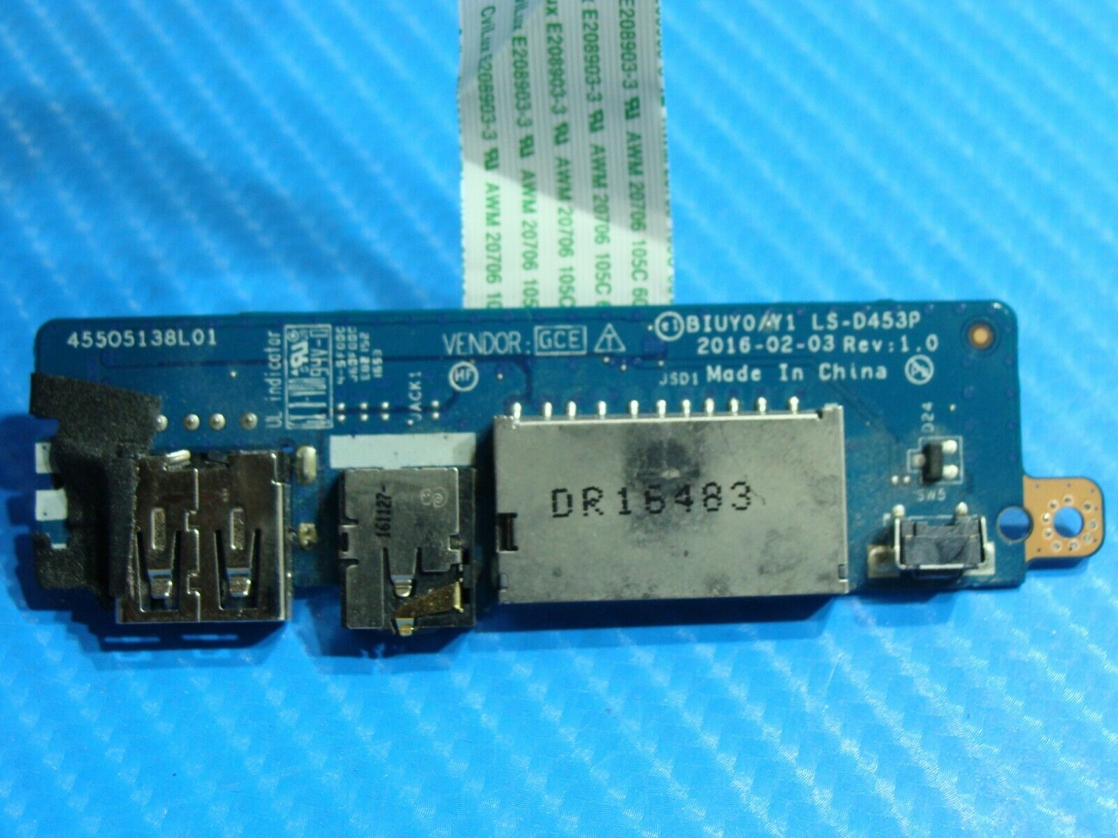 Lenovo Ideapad Flex 4-1580 80VE 15.6