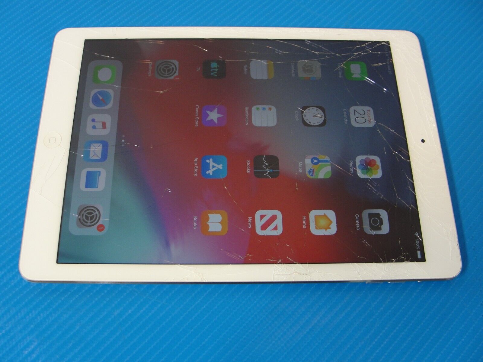 Apple iPad Air 1st A1475 16GB, Wi-Fi + Cellular Unlocked / Works