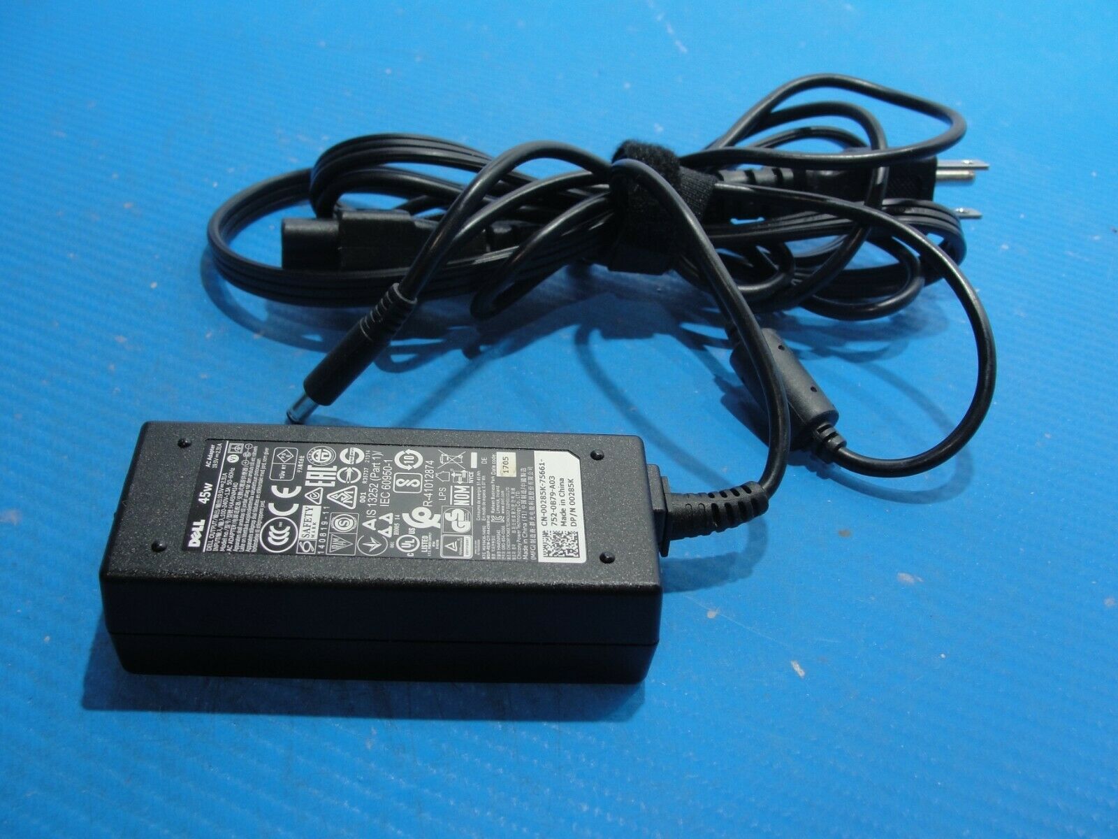 Genuine Dell AC Adapter Power Charger 19.5V 2.31A 45W 00285K HA45NM140 